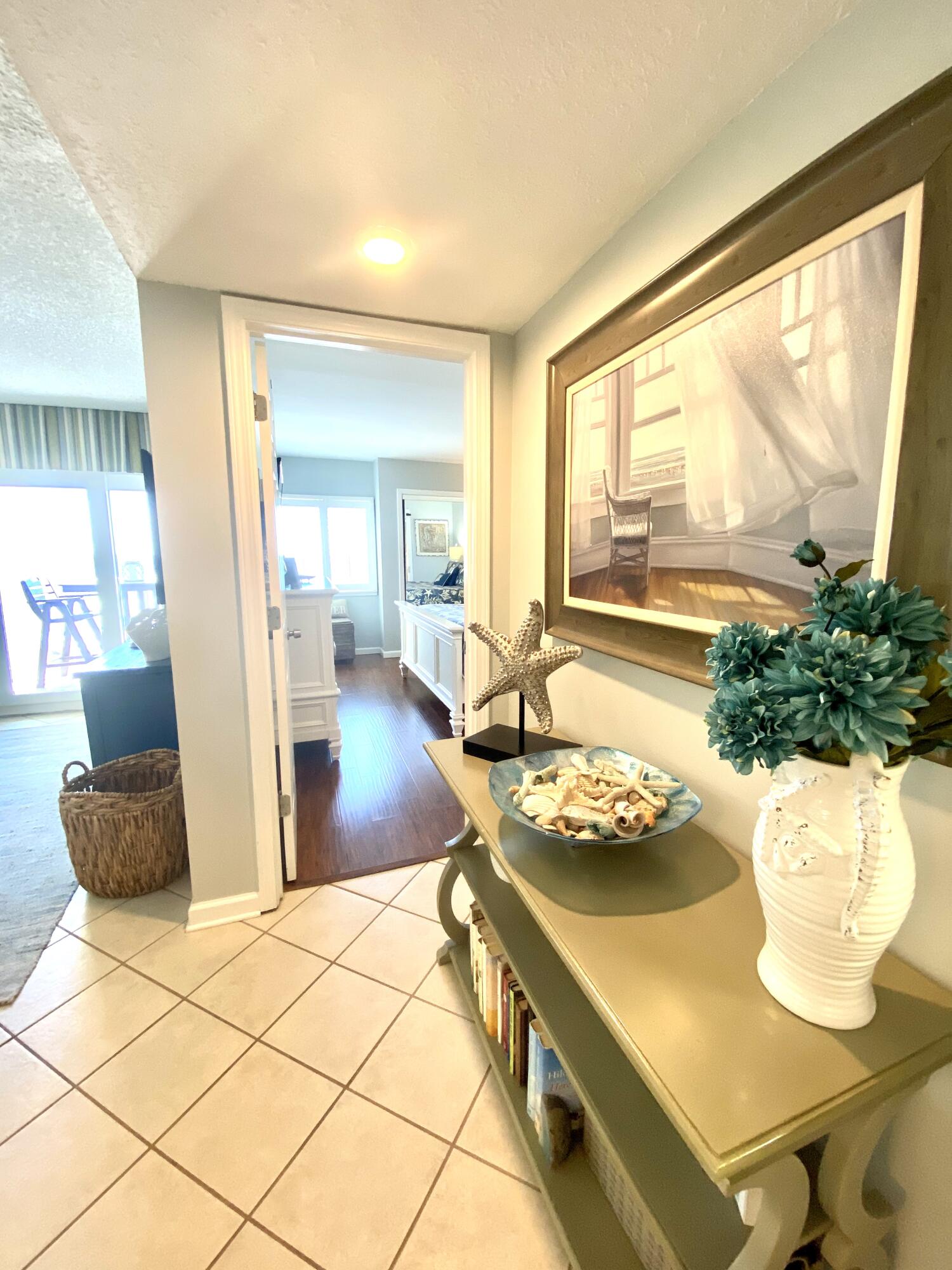 HOLIDAY SURF & RACQUET CLUB - Residential