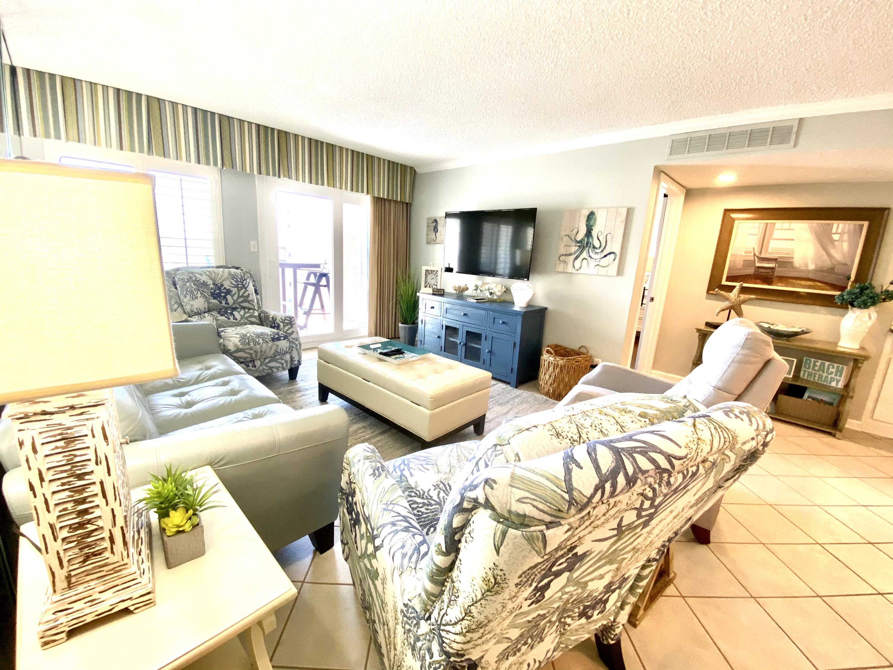 HOLIDAY SURF & RACQUET CLUB - Residential