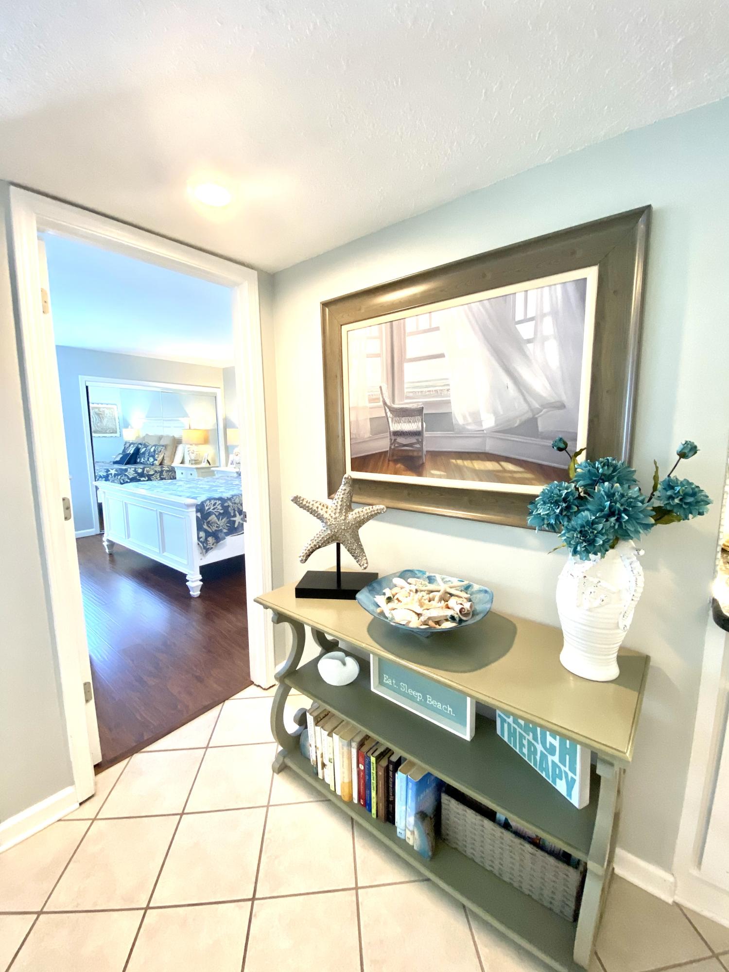 HOLIDAY SURF & RACQUET CLUB - Residential