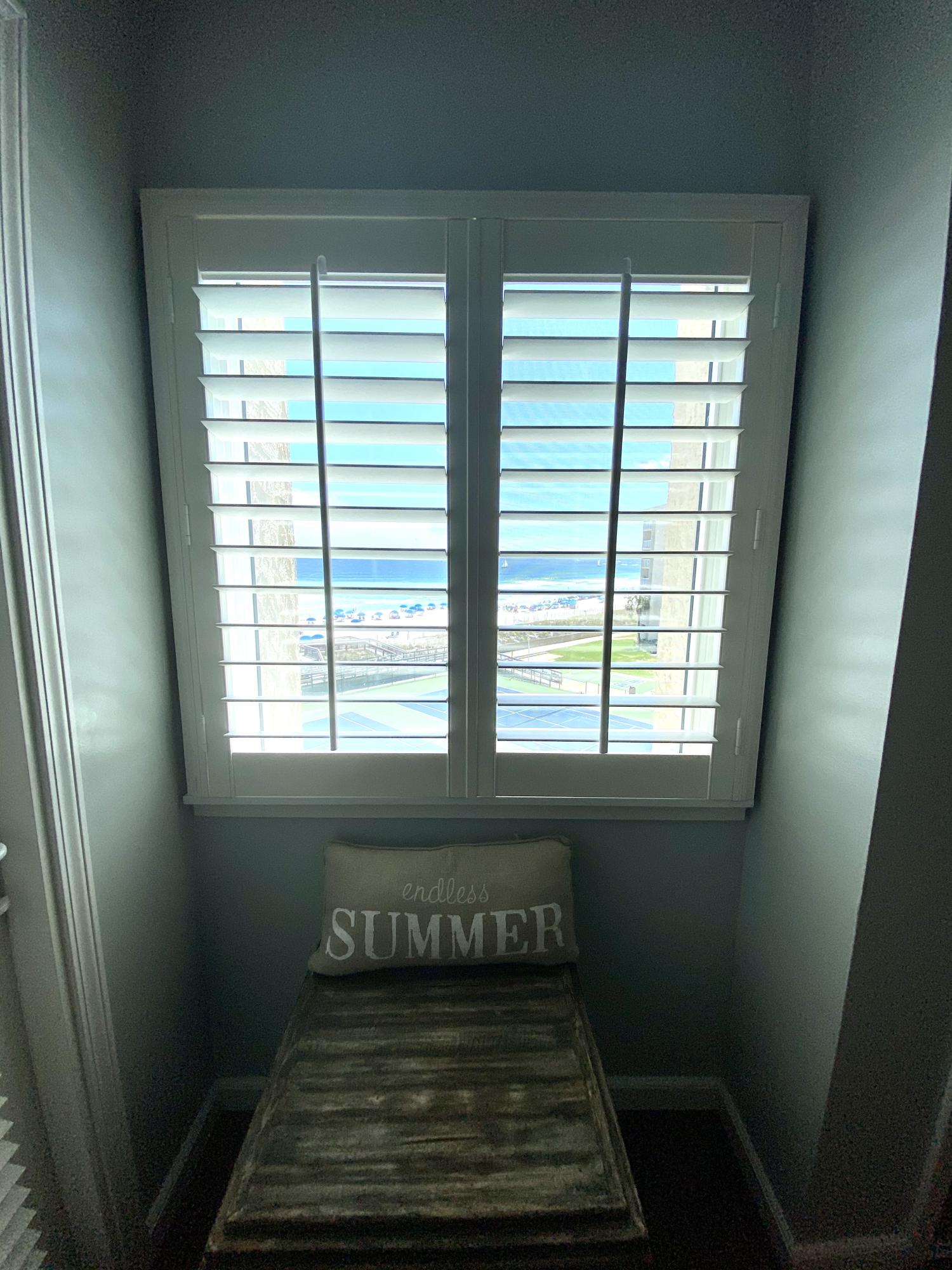 HOLIDAY SURF & RACQUET CLUB - Residential