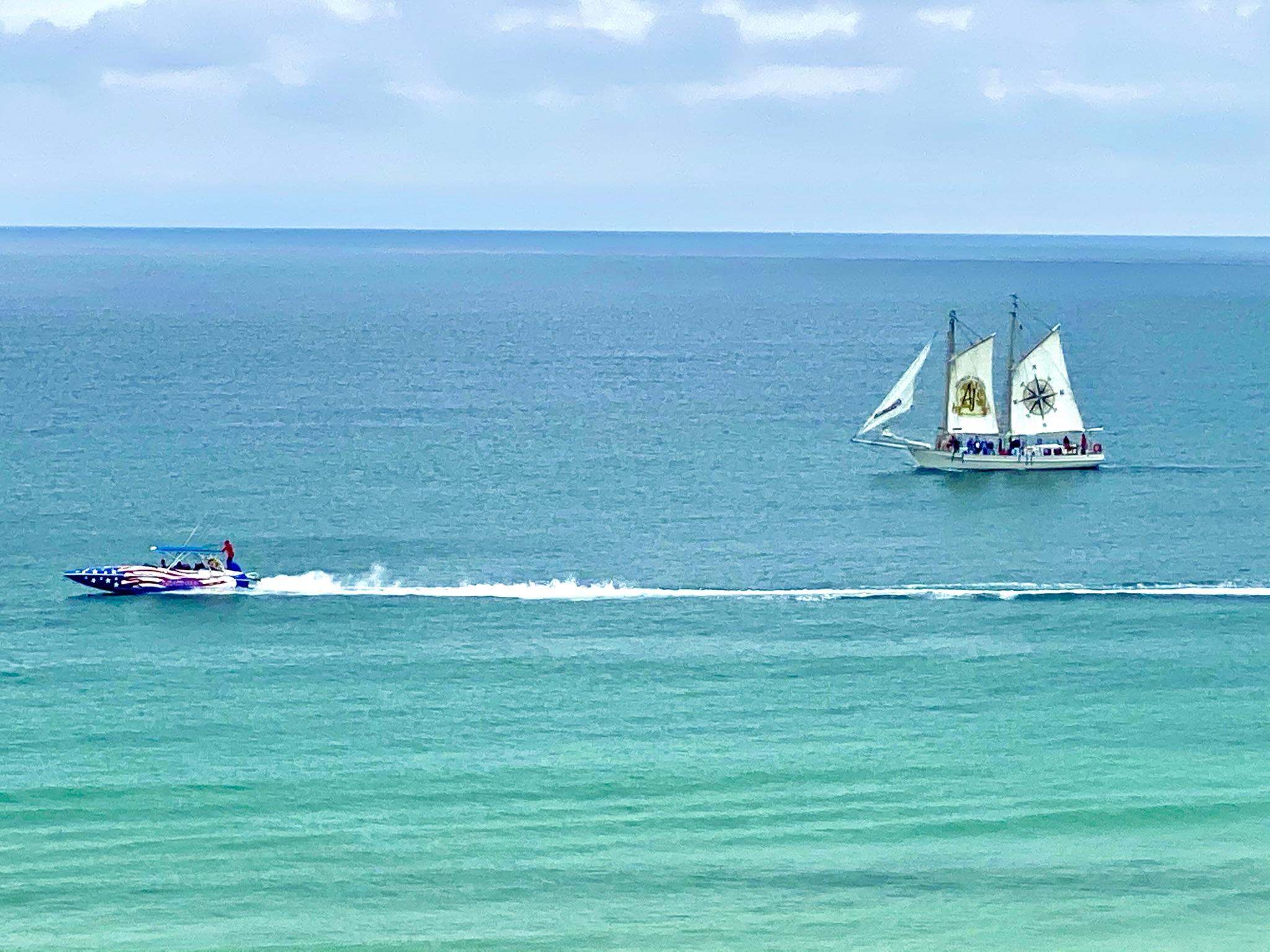 HOLIDAY SURF & RACQUET CLUB - Residential