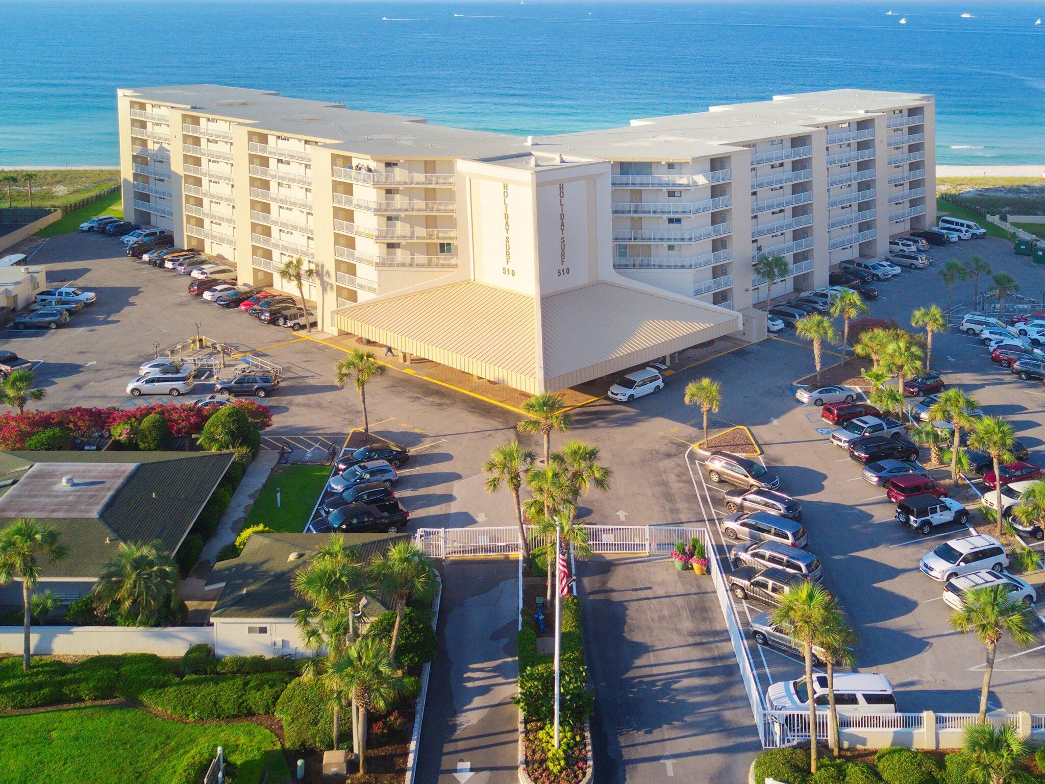 HOLIDAY SURF & RACQUET CLUB - Residential