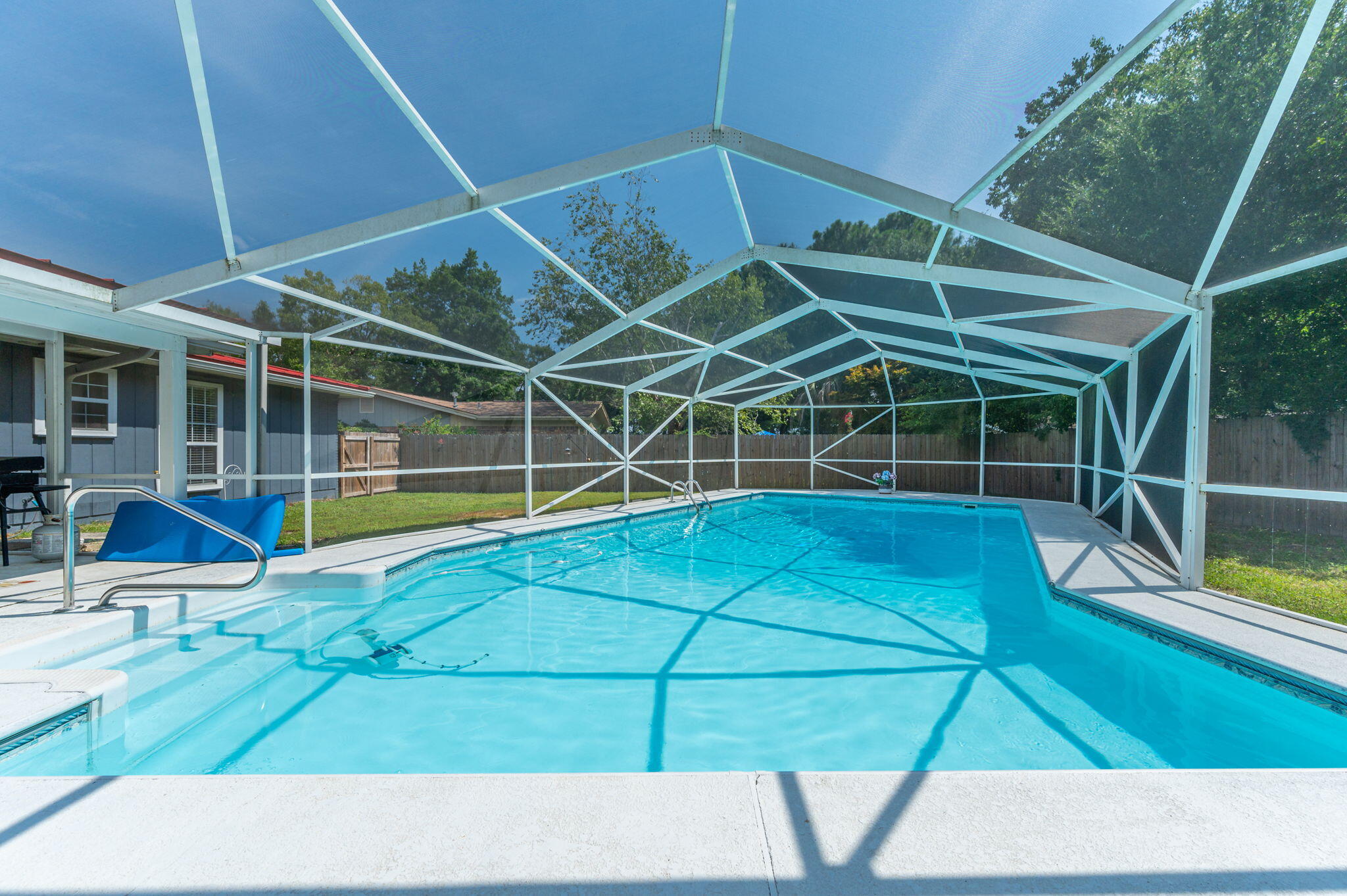 SHERWOOD FOREST - Residential