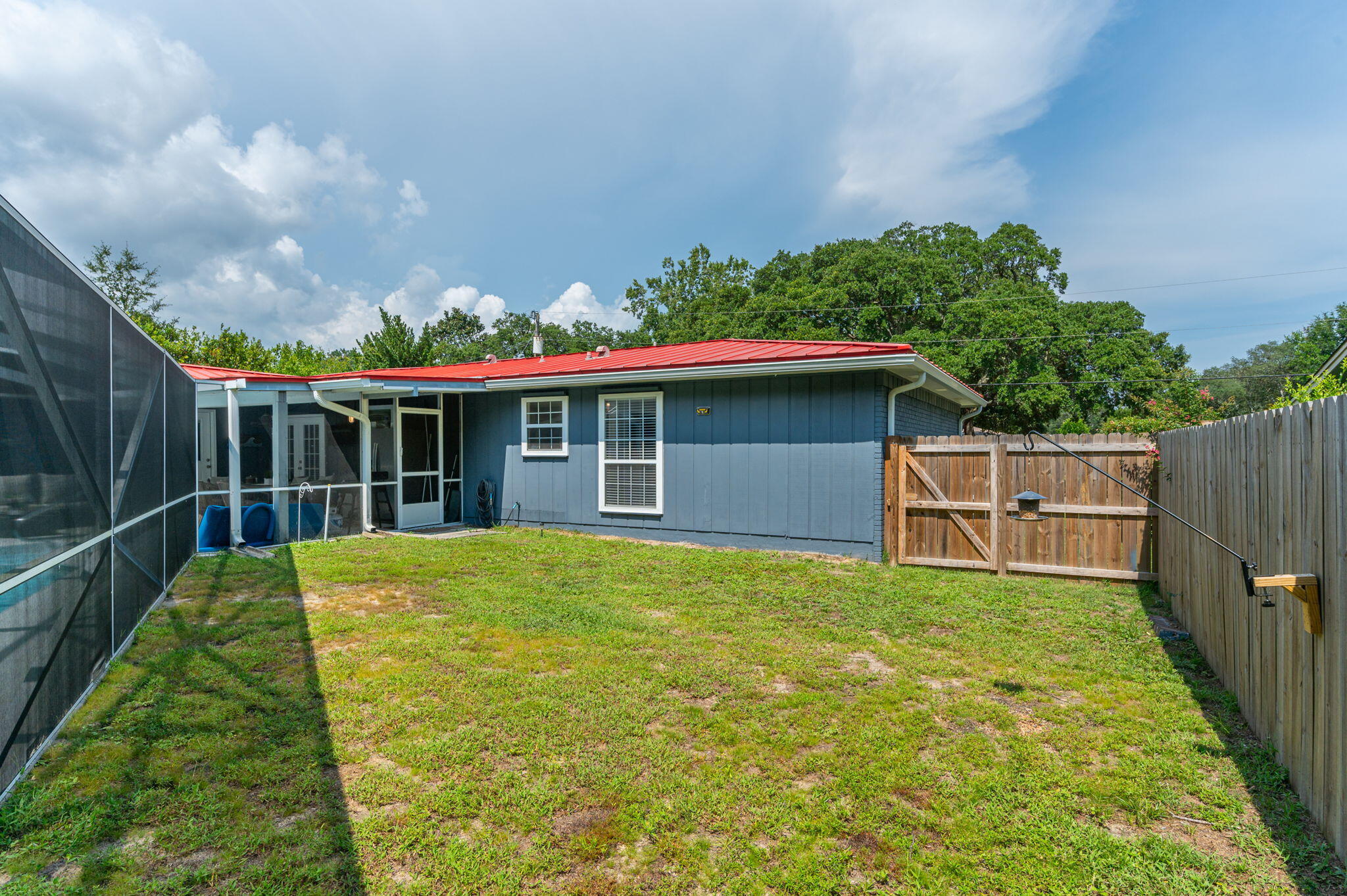SHERWOOD FOREST - Residential
