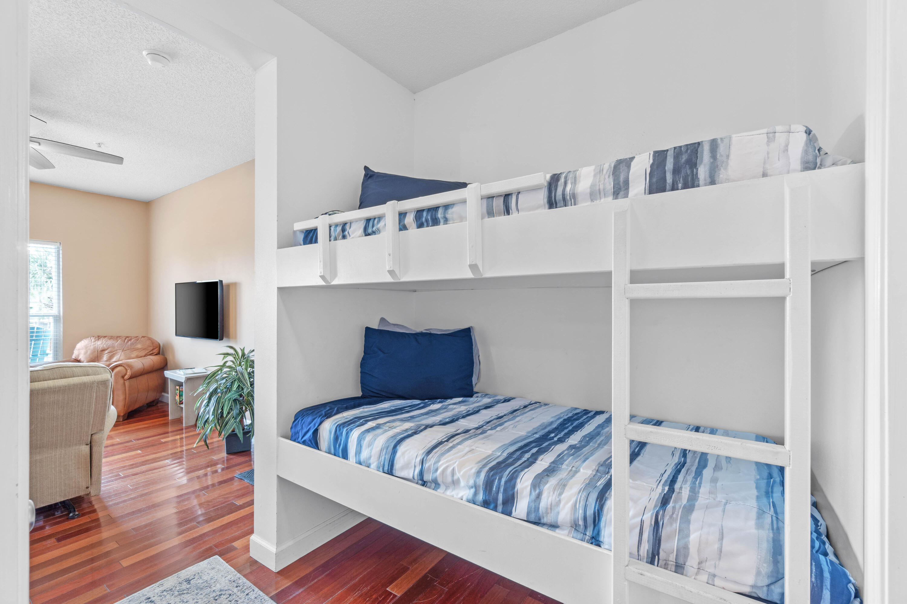 SUNSET COTTAGES CONDO - Residential