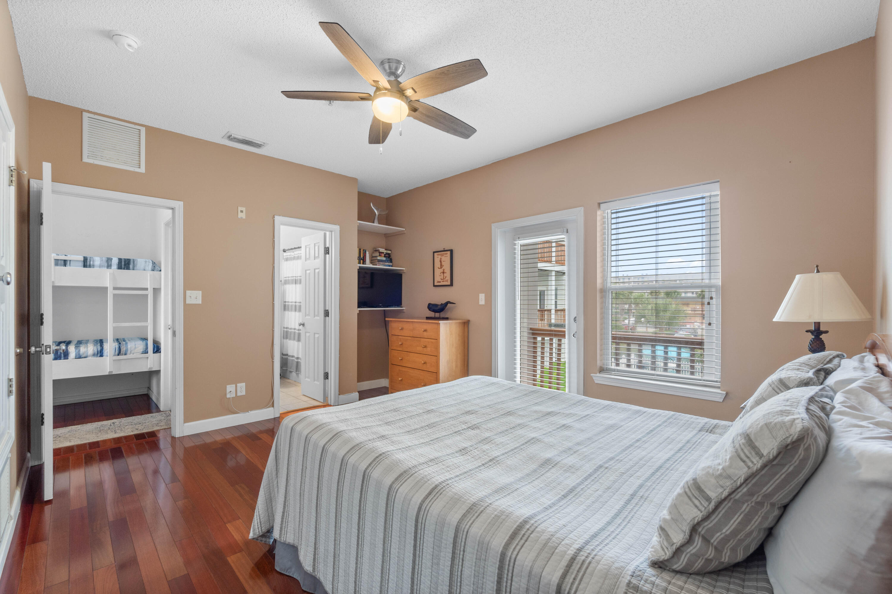 SUNSET COTTAGES CONDO - Residential