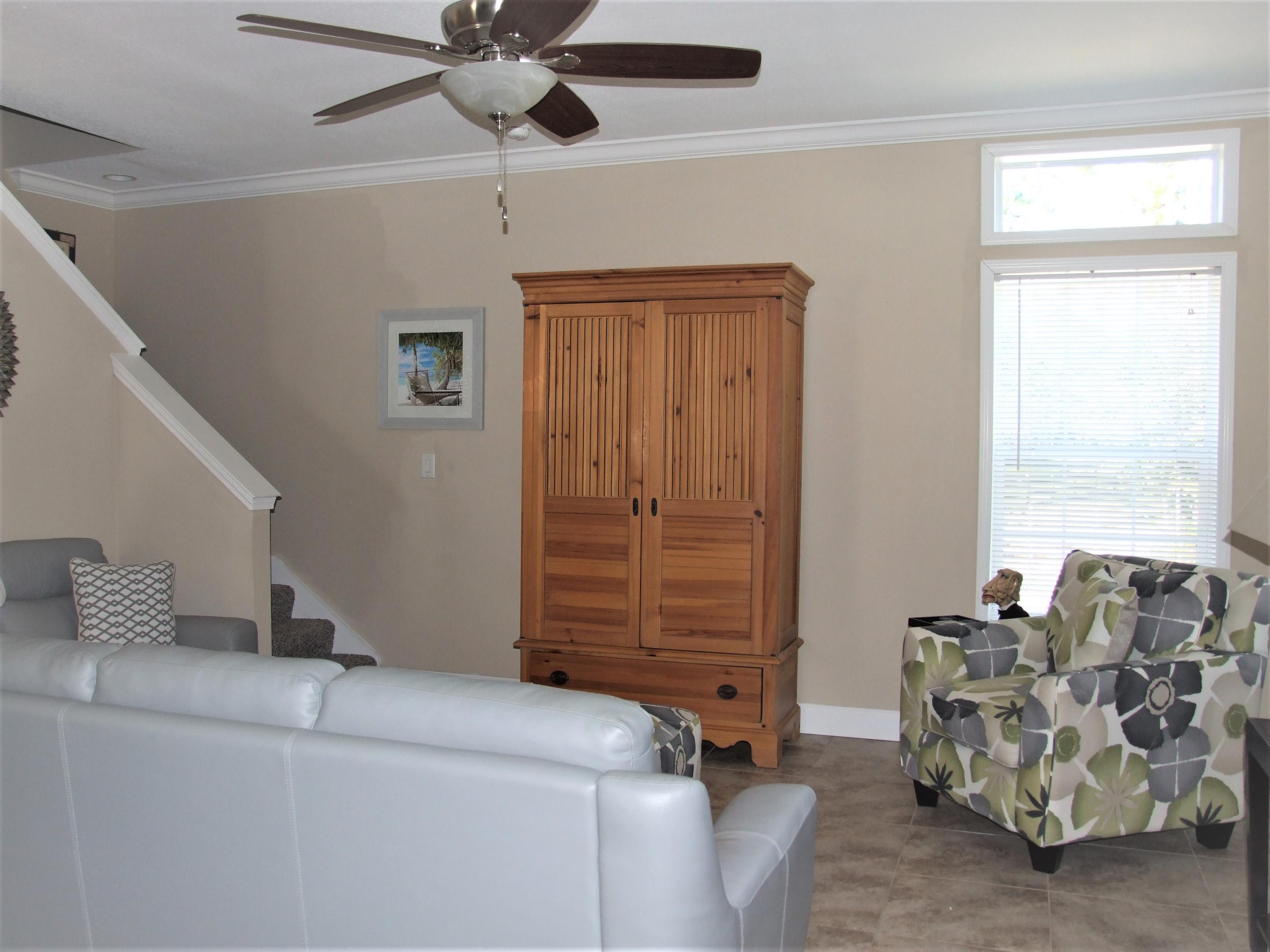 TOWN OF SANTA ROSA - Residential