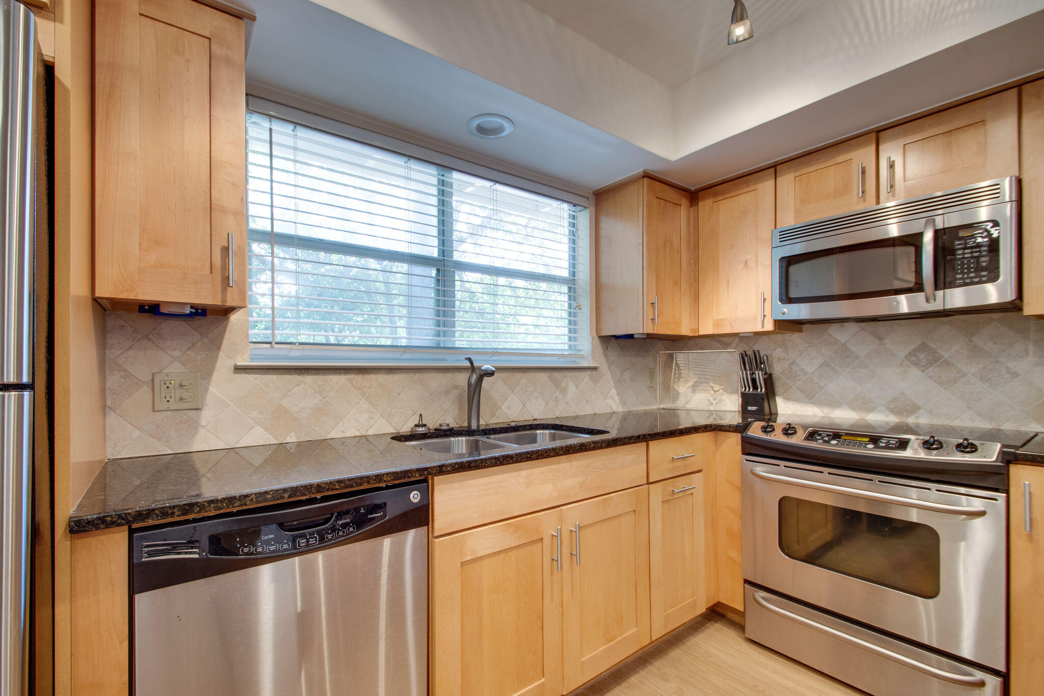 HIDDEN DUNES BEACH COTTAGES 2 - Residential