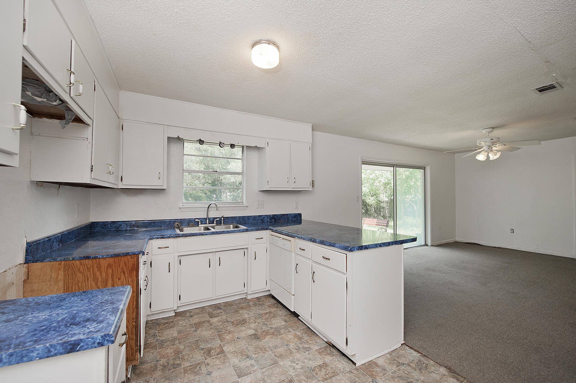 ELLIOTTS POINT 10TH ADDN - Residential