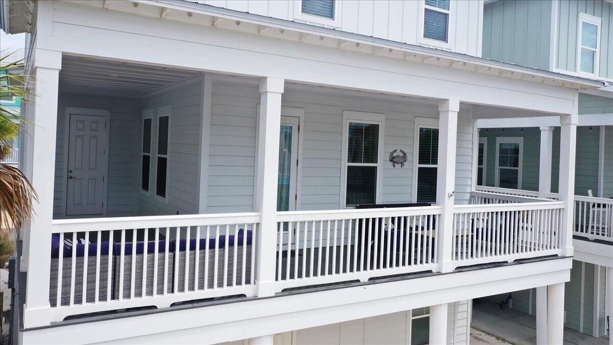 BY THE SEA - Residential