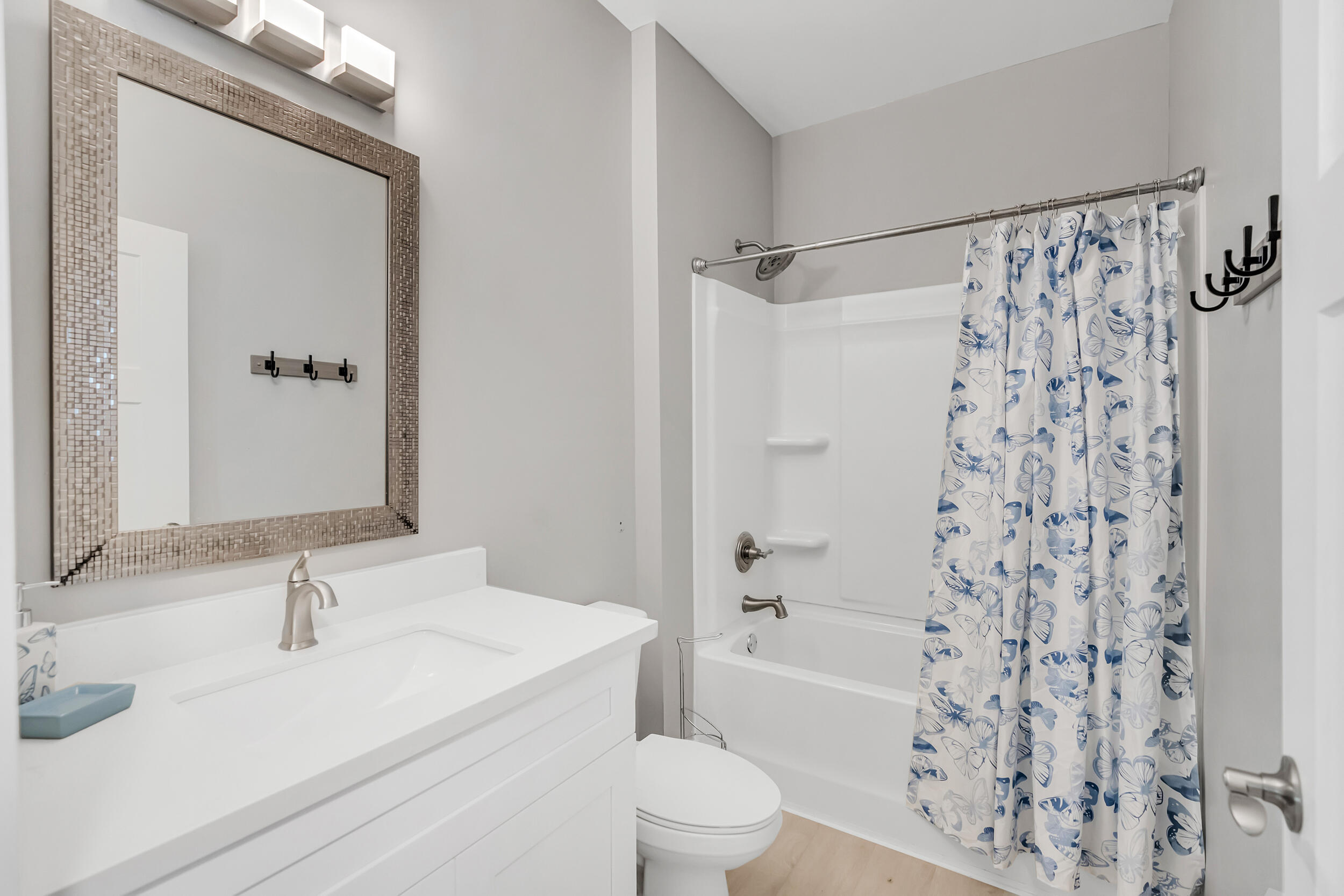 LAGUNA BEACH 7TH ADDN - Residential