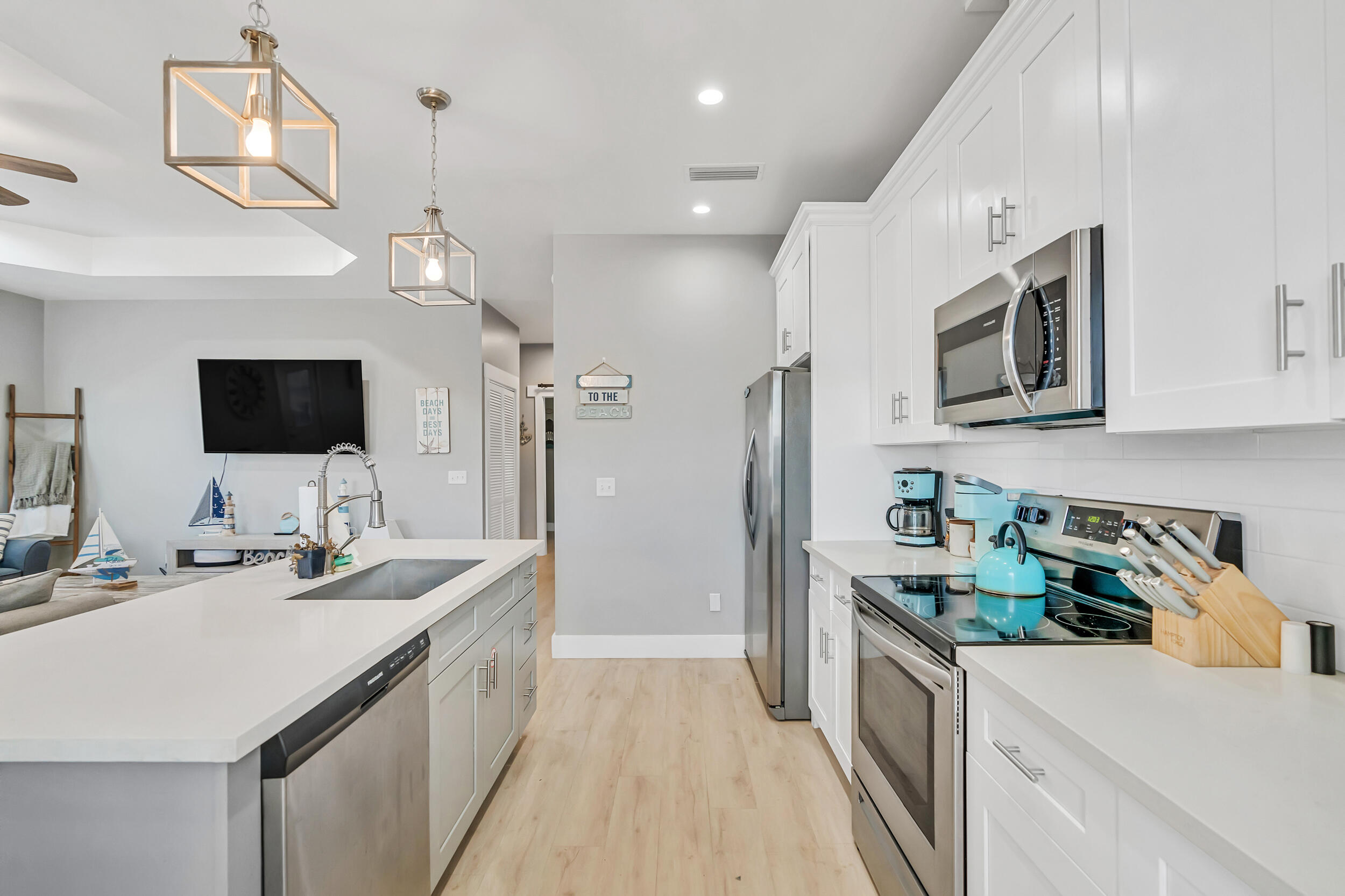 LAGUNA BEACH 7TH ADDN - Residential
