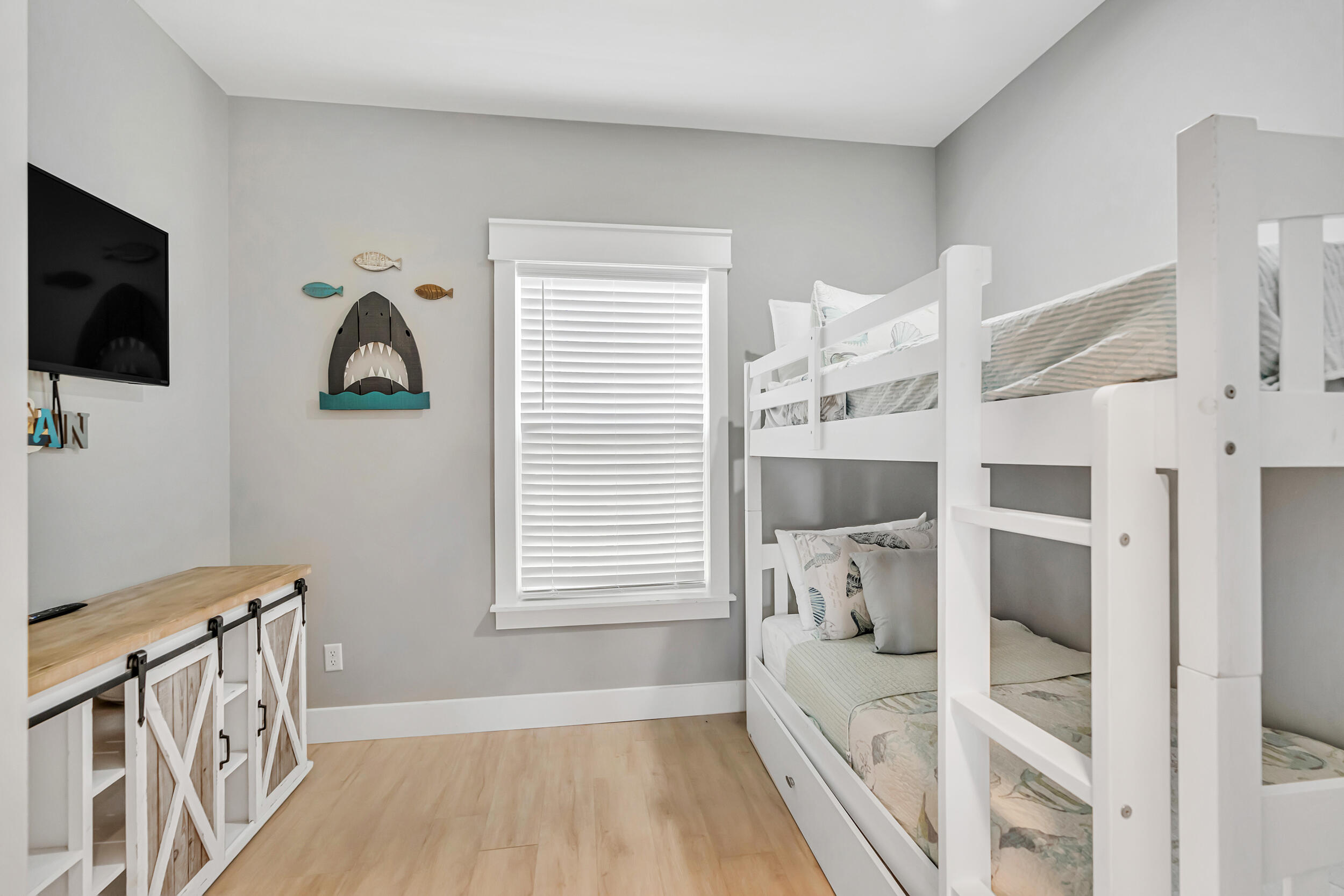 LAGUNA BEACH 7TH ADDN - Residential