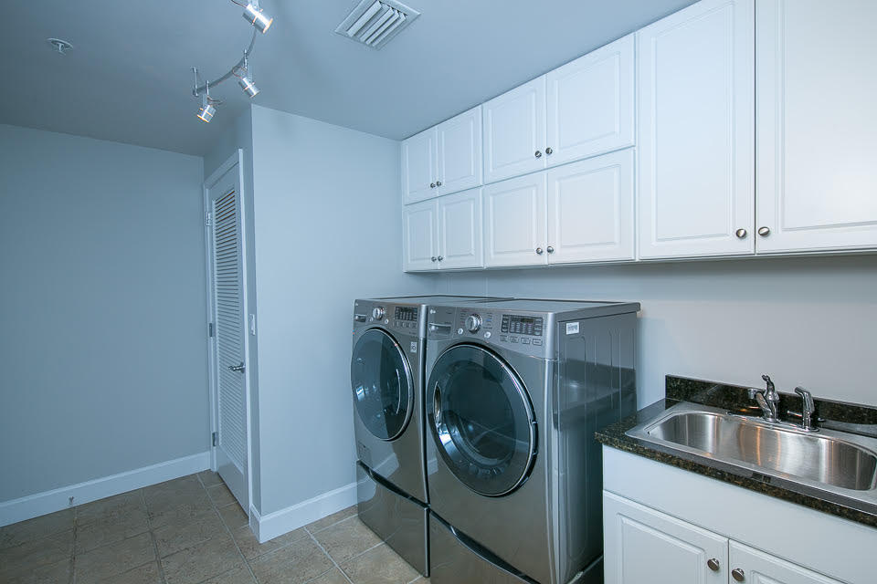 ONE WATER PLACE AT KELLY PLANTATION - Residential