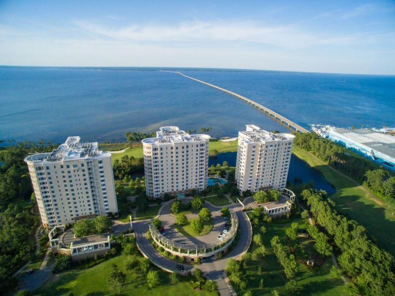 ONE WATER PLACE AT KELLY PLANTATION - Residential