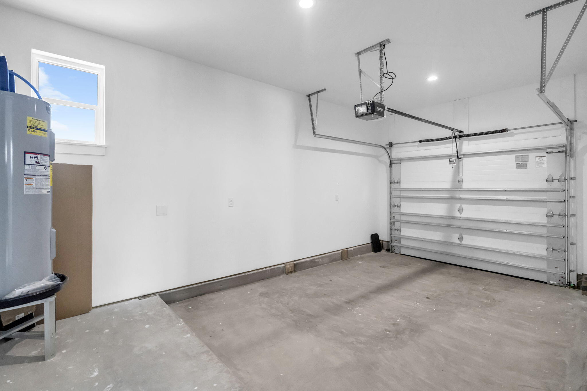 HIDDEN GROVE - Residential Lease