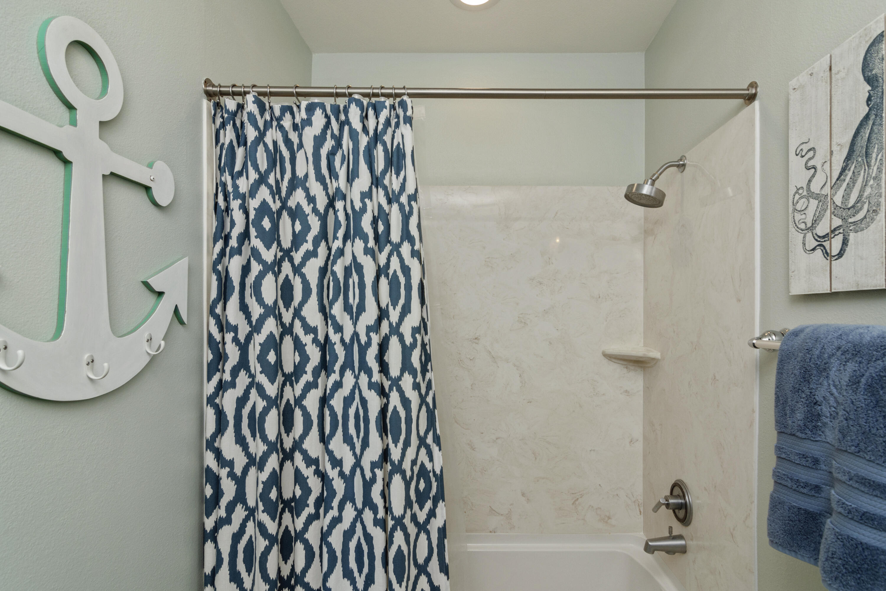 HARBOR LIGHTS - Residential