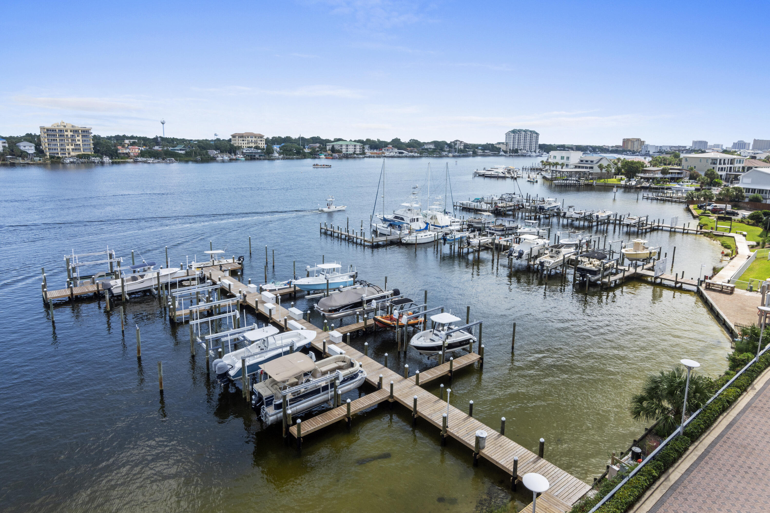 HARBOR LIGHTS - Residential