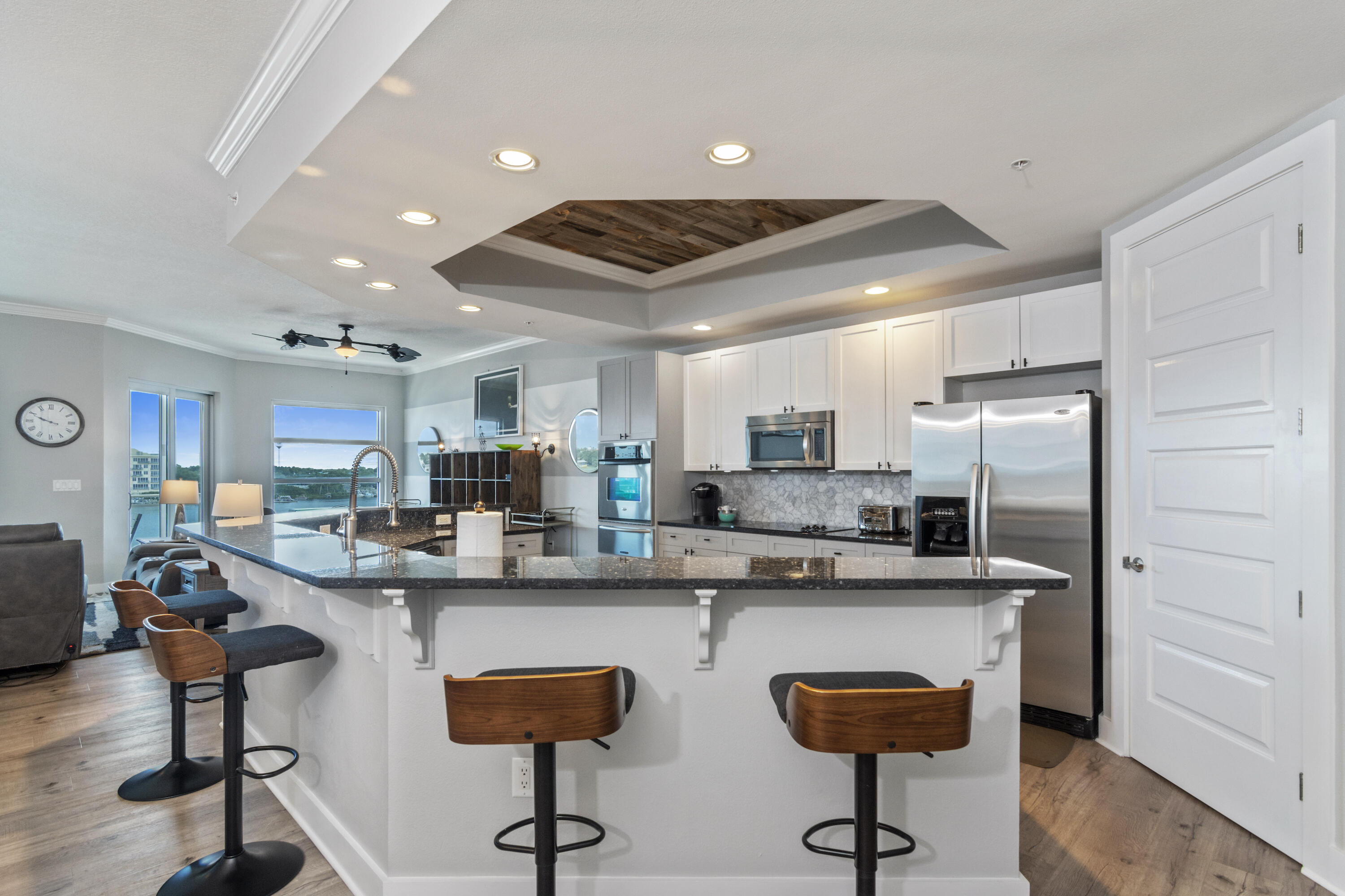 HARBOR LIGHTS - Residential