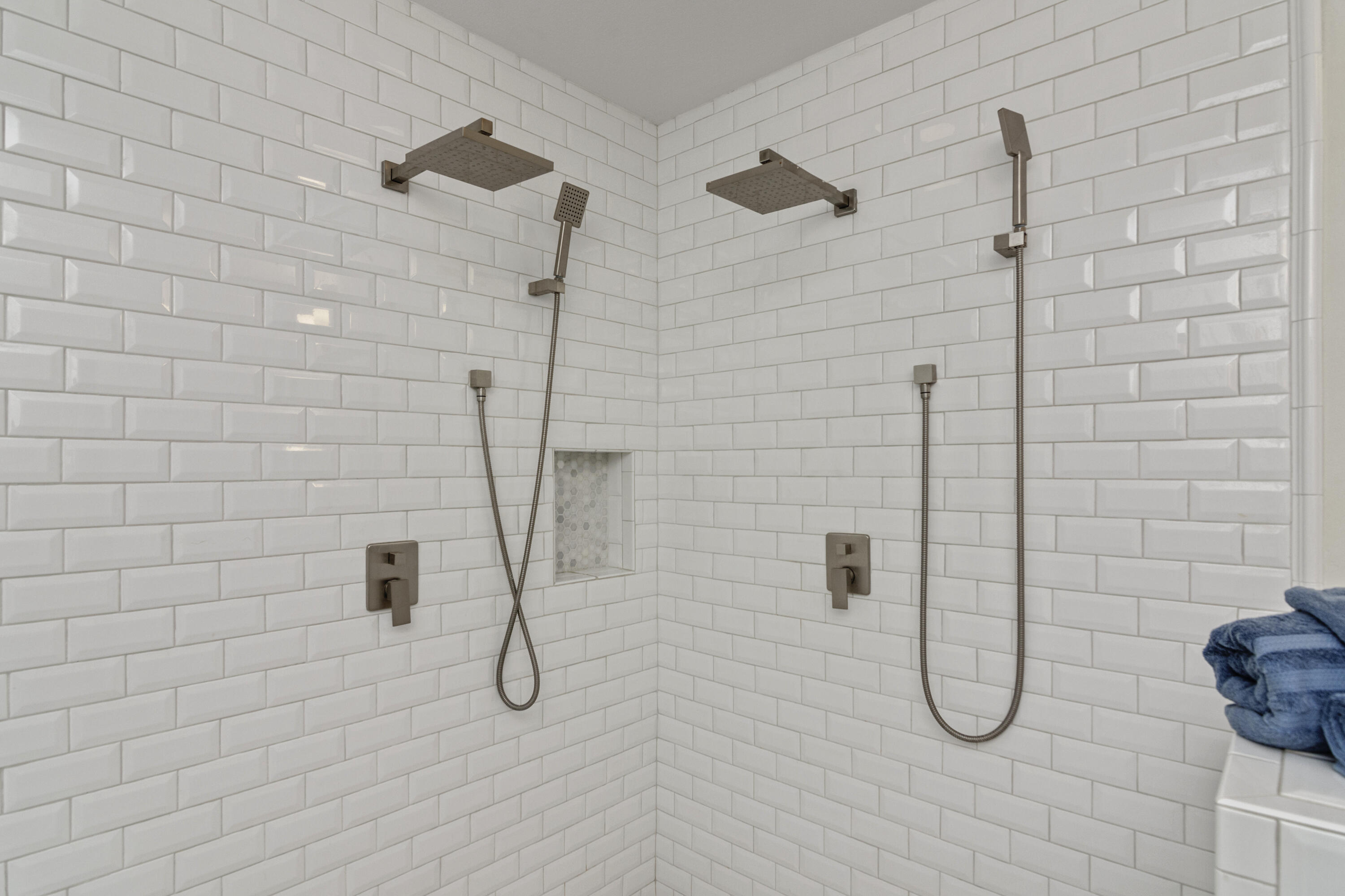 HARBOR LIGHTS - Residential