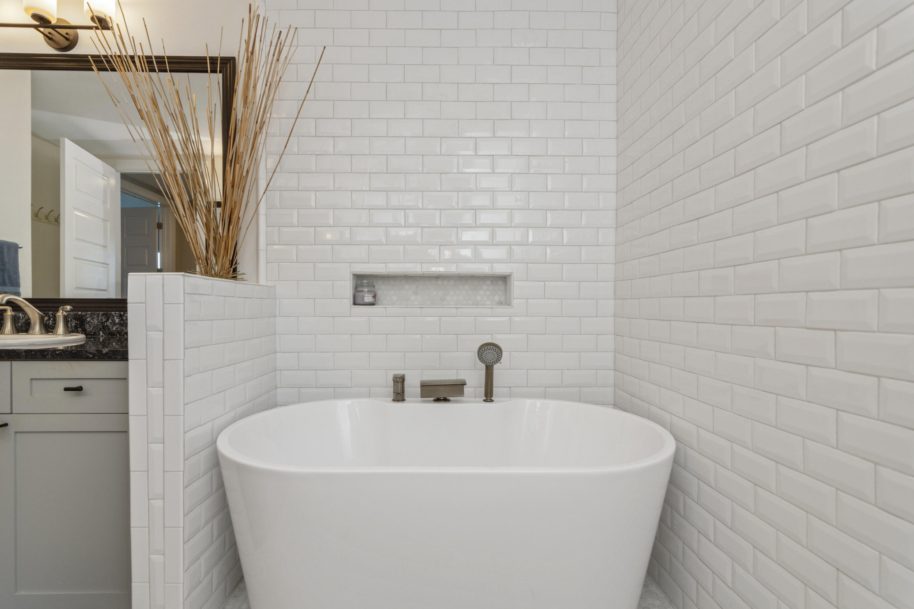 HARBOR LIGHTS - Residential