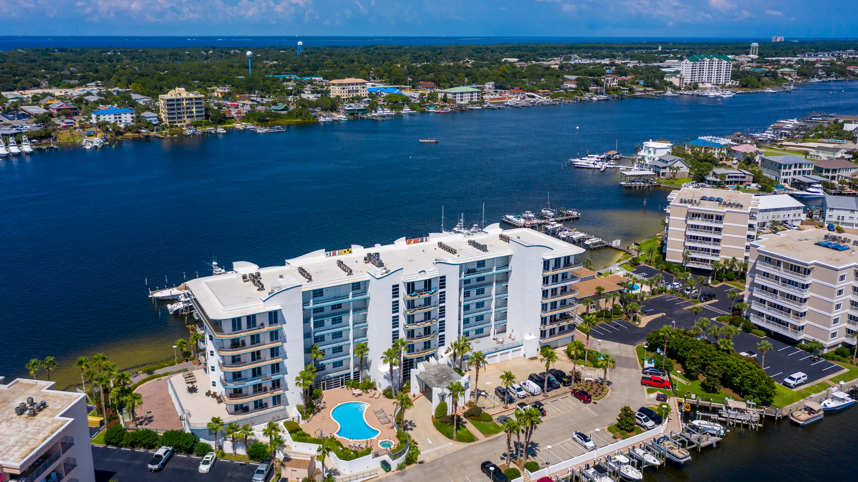HARBOR LIGHTS - Residential