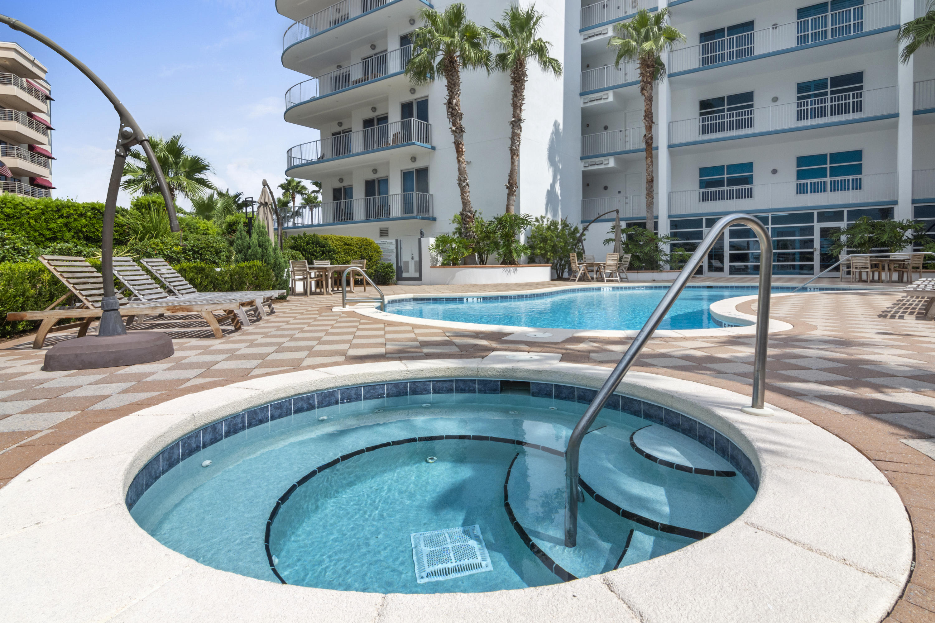 HARBOR LIGHTS - Residential