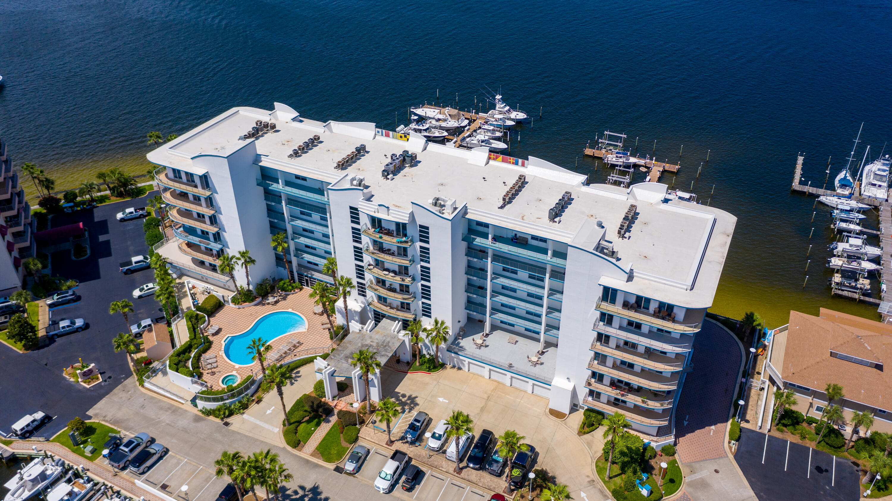 HARBOR LIGHTS - Residential