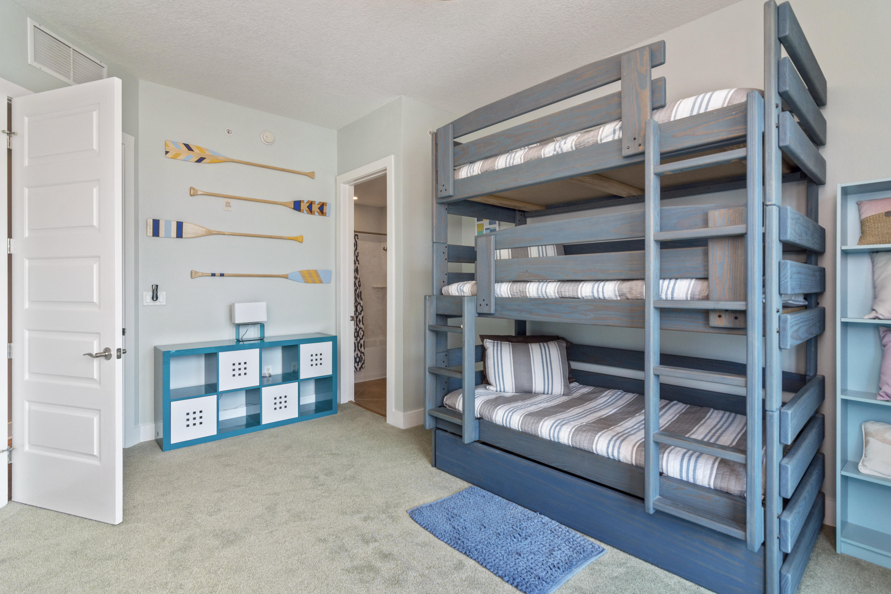 HARBOR LIGHTS - Residential