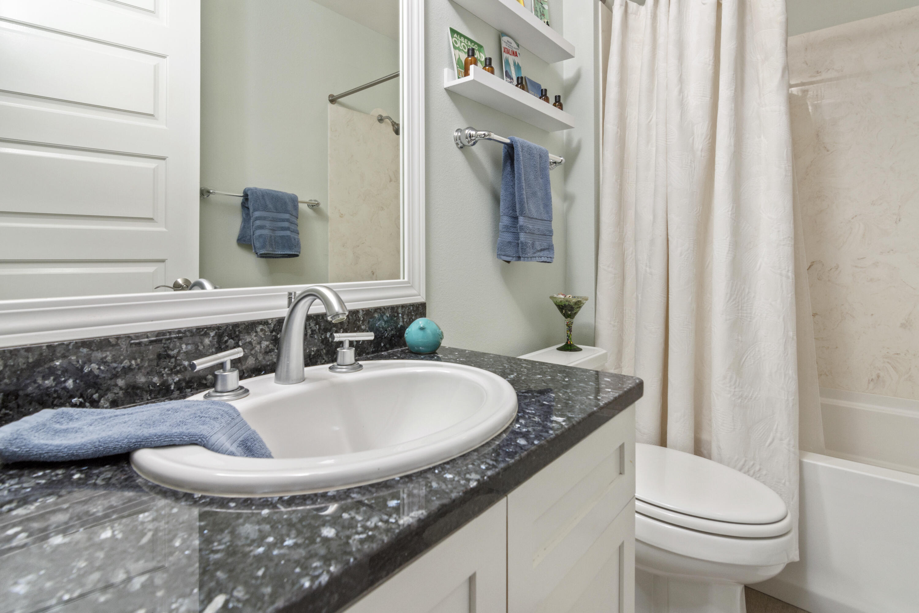 HARBOR LIGHTS - Residential