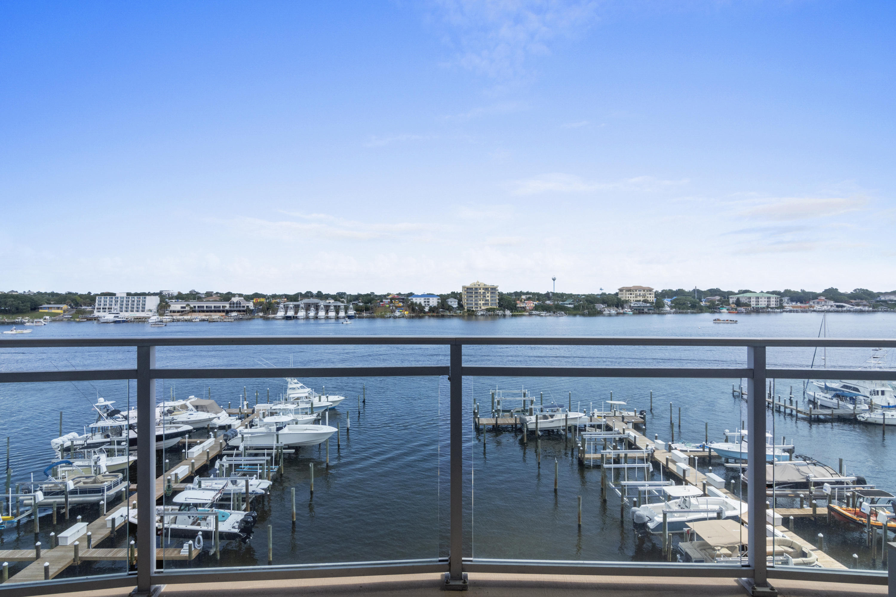 HARBOR LIGHTS - Residential