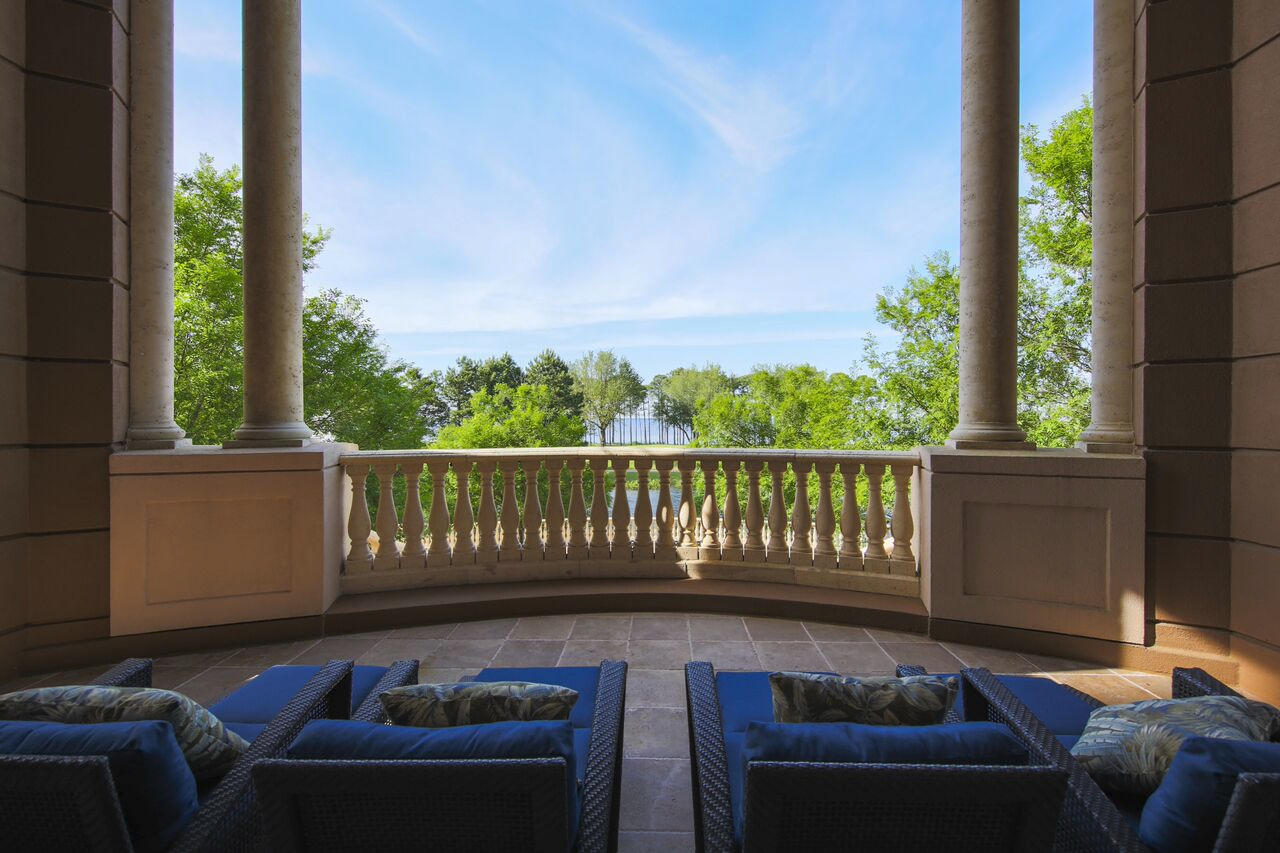 ONE WATER PLACE AT KELLY PLANTATION - Residential