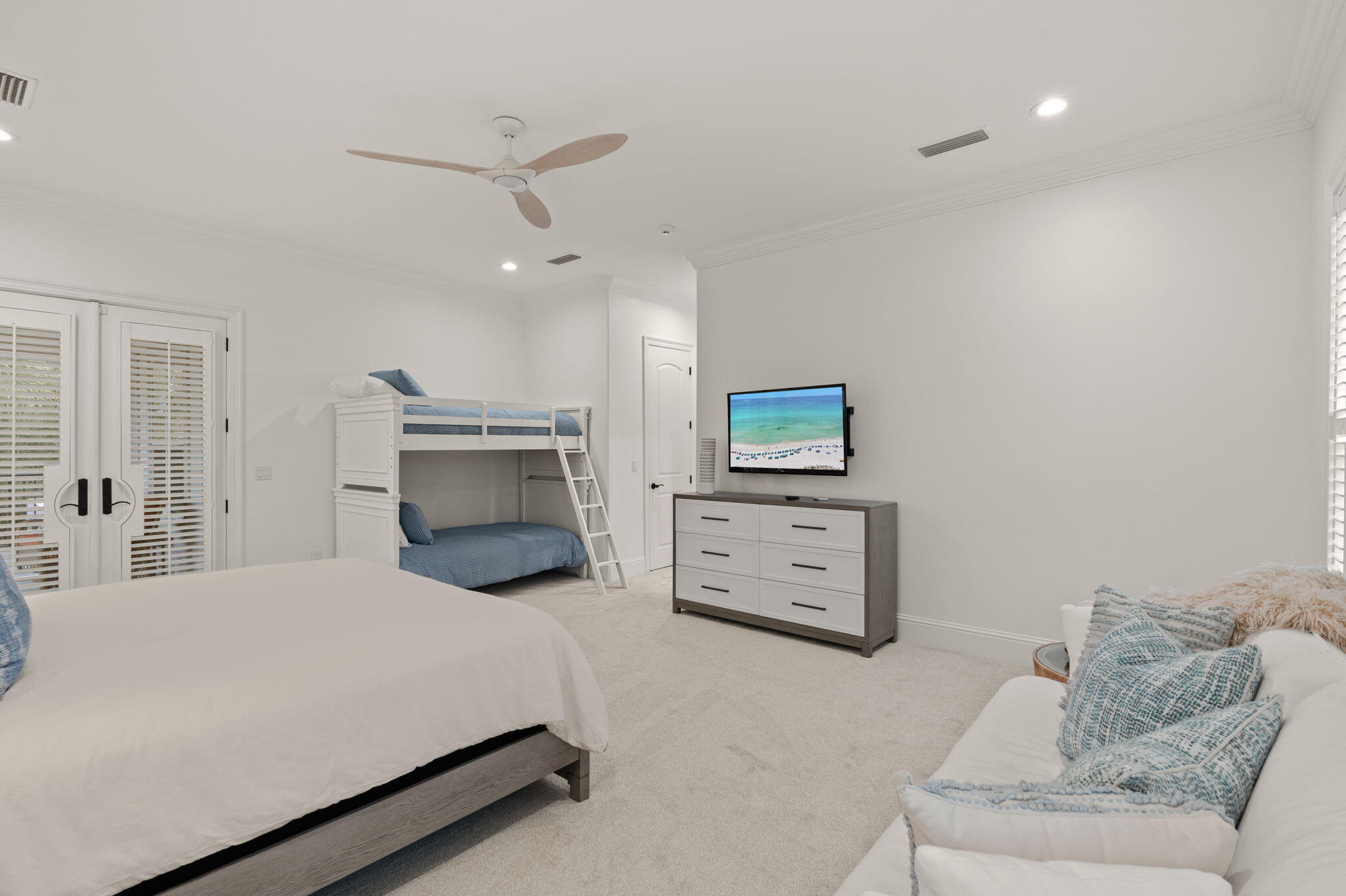 ISLAND GREEN - Residential