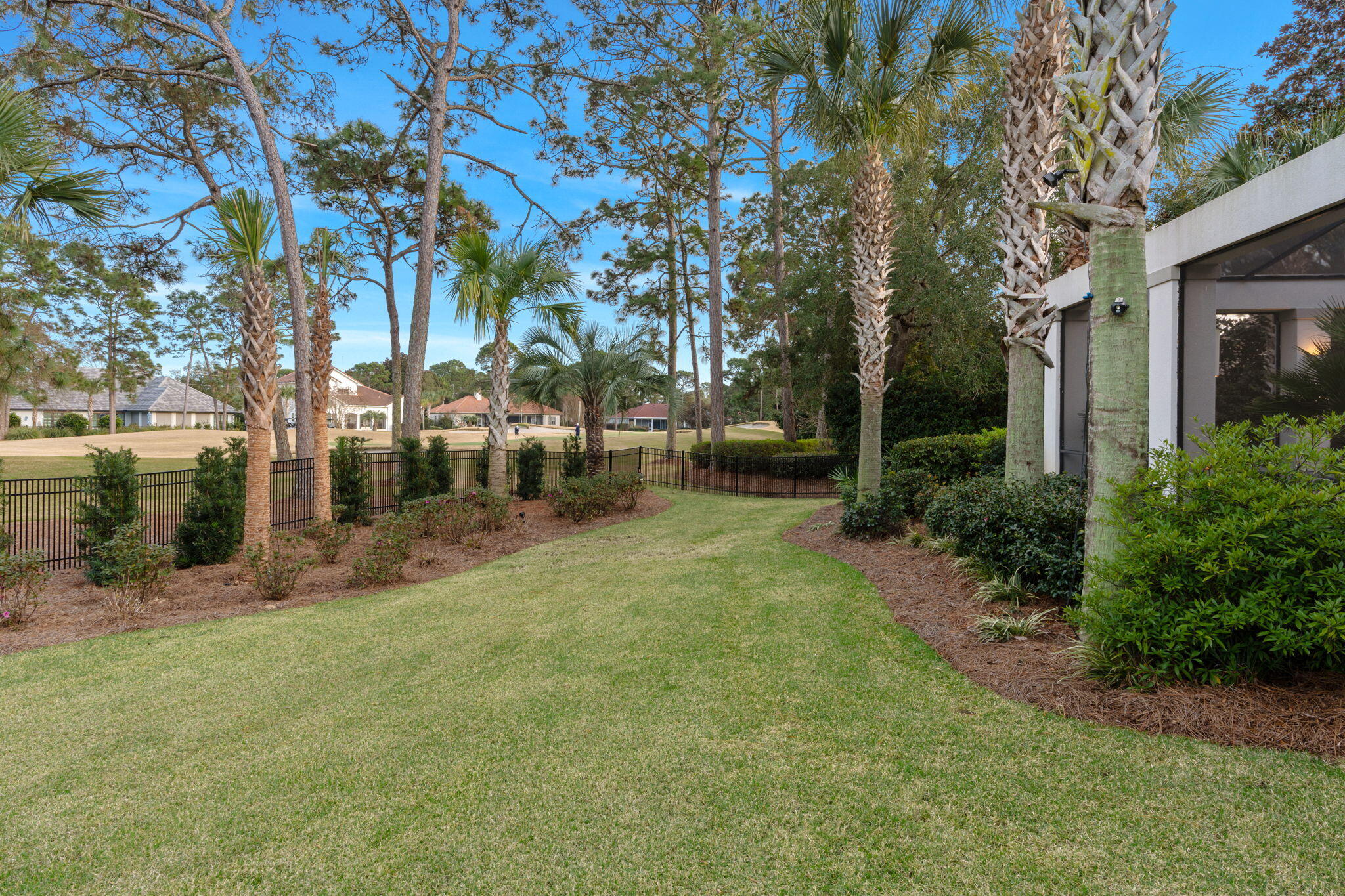 ISLAND GREEN - Residential