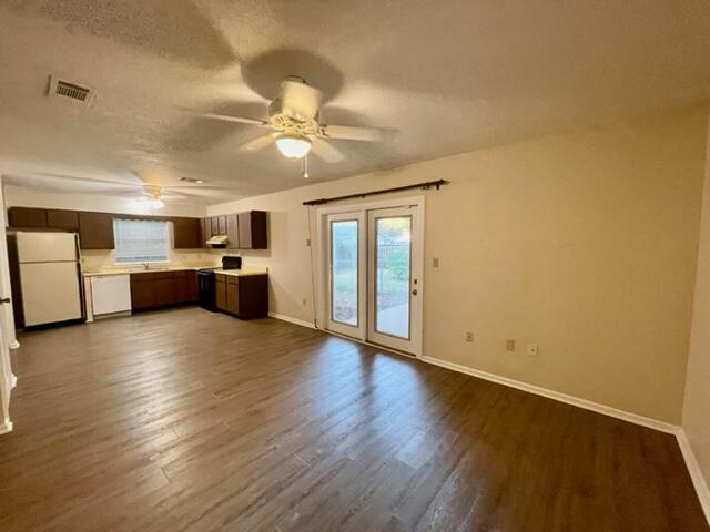 PORT DIXIE - Residential Lease