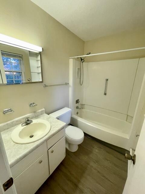 PORT DIXIE - Residential Lease
