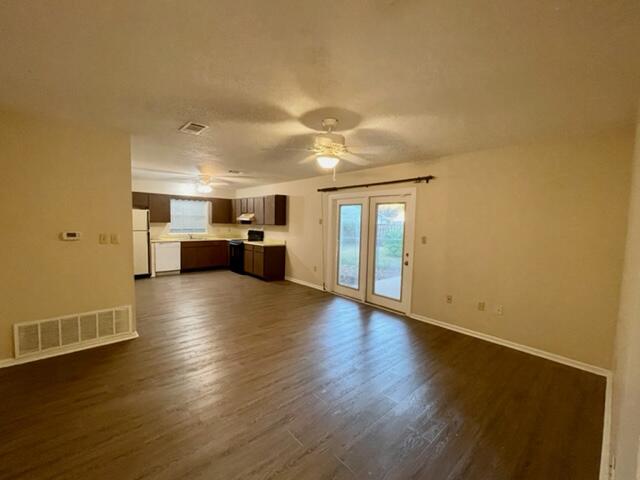 PORT DIXIE - Residential Lease