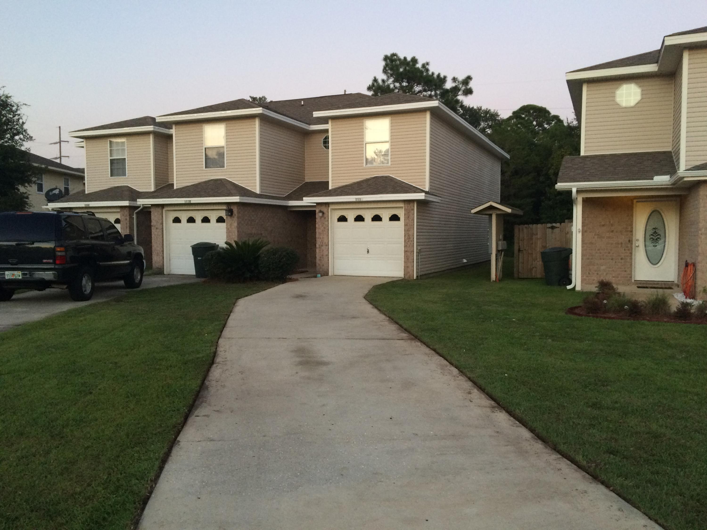 Houston Manor - Residential