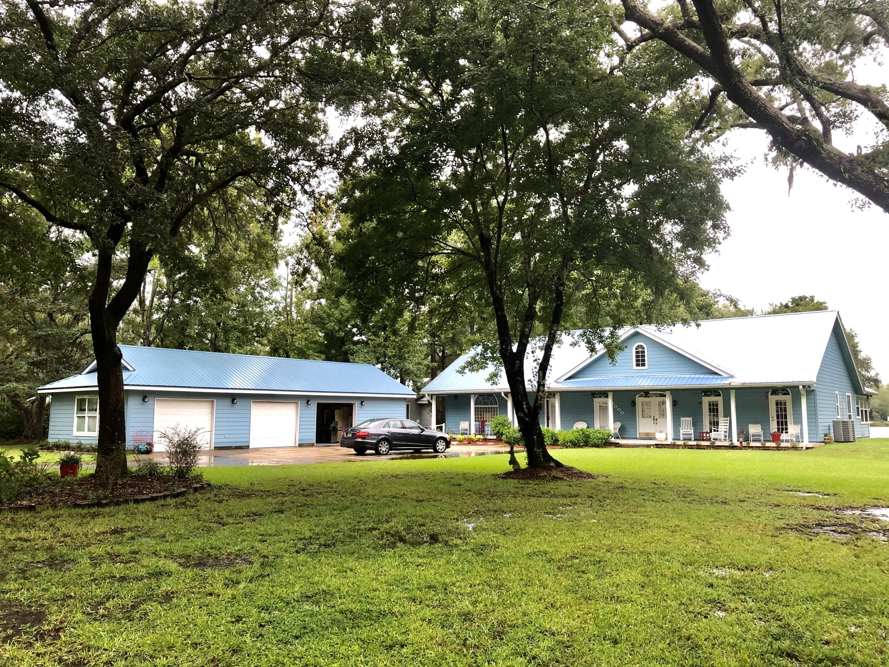 BAY GROVE - Residential