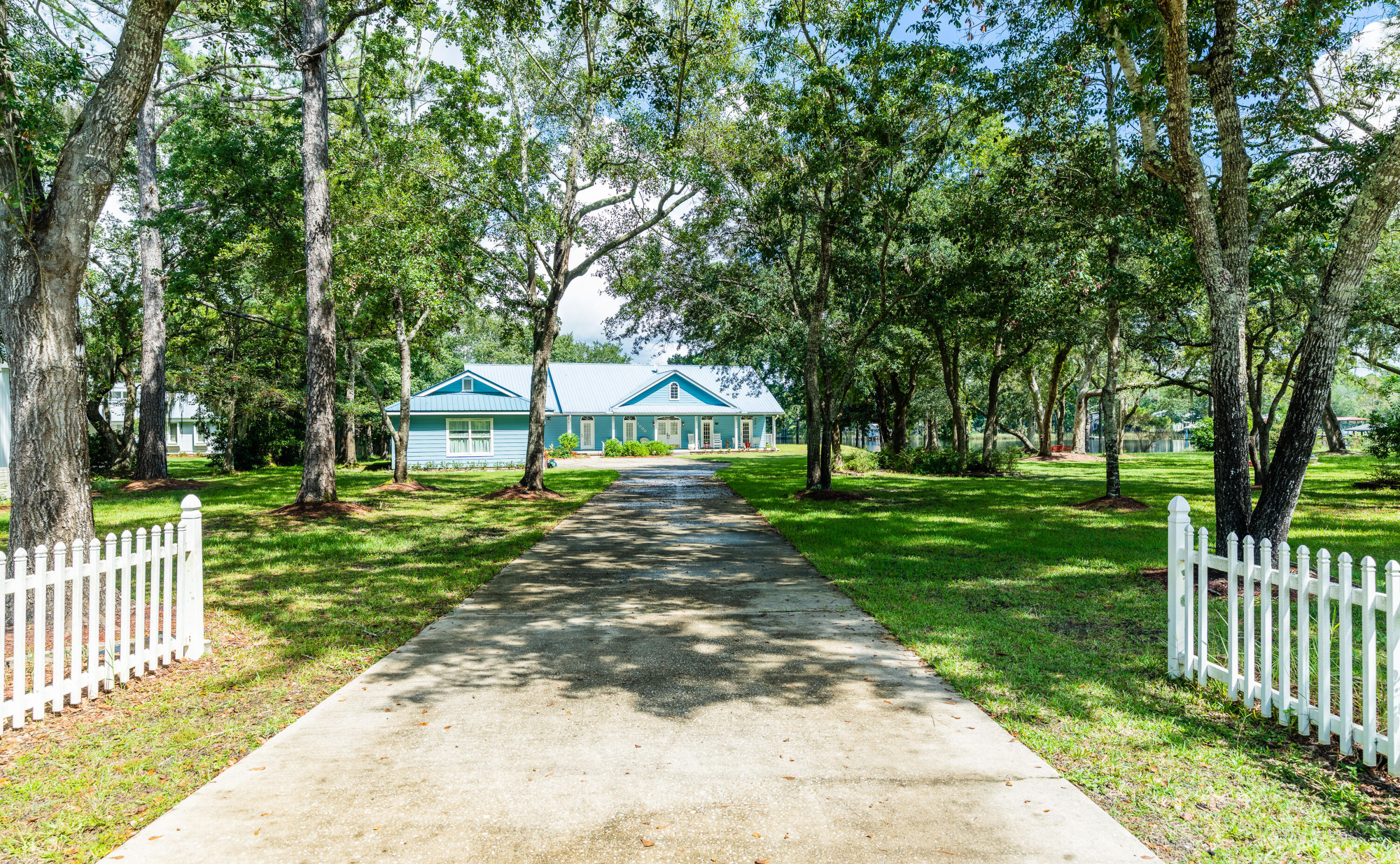 BAY GROVE - Residential