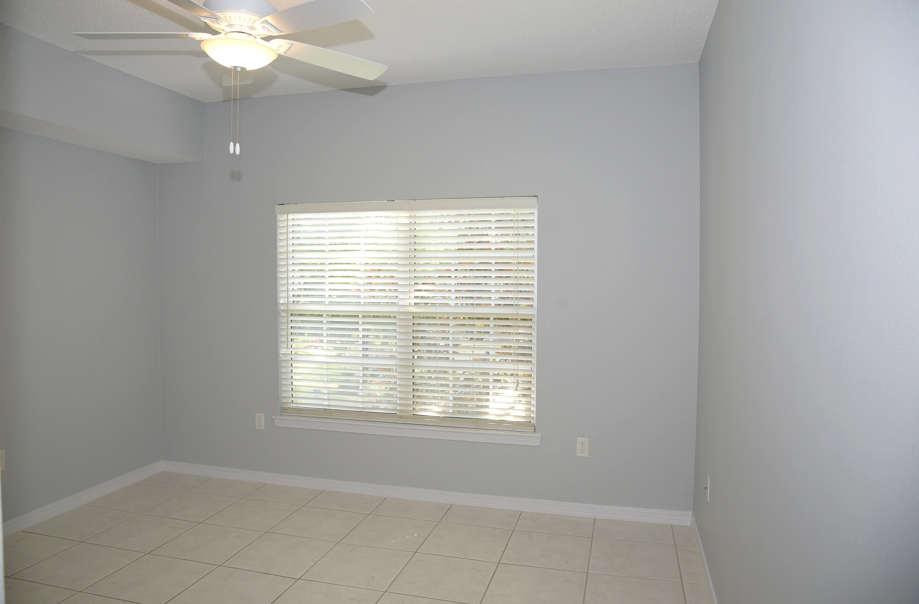 THE OAKS AT NICEVILLE PH II - Residential Lease