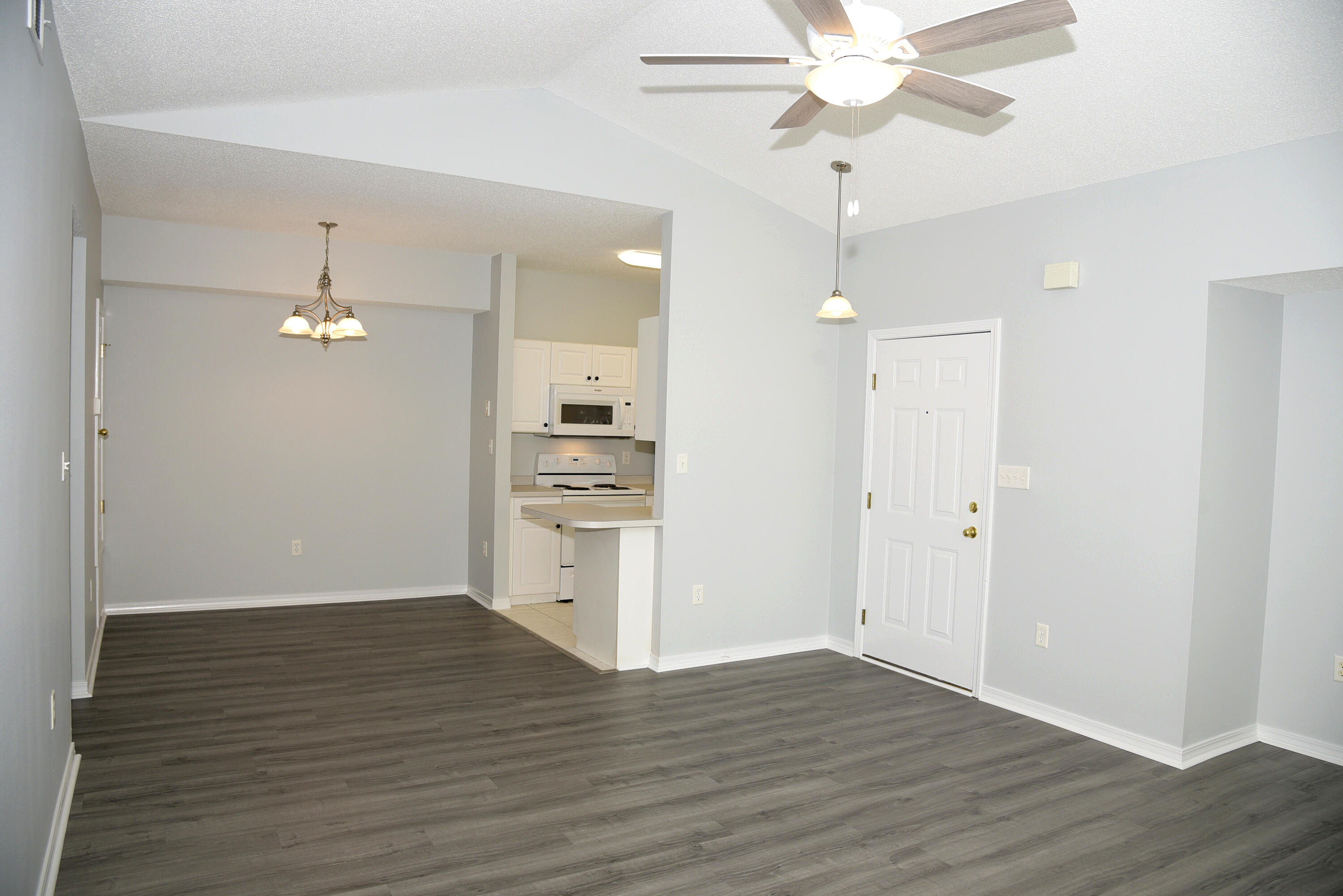 THE OAKS AT NICEVILLE PH II - Residential Lease