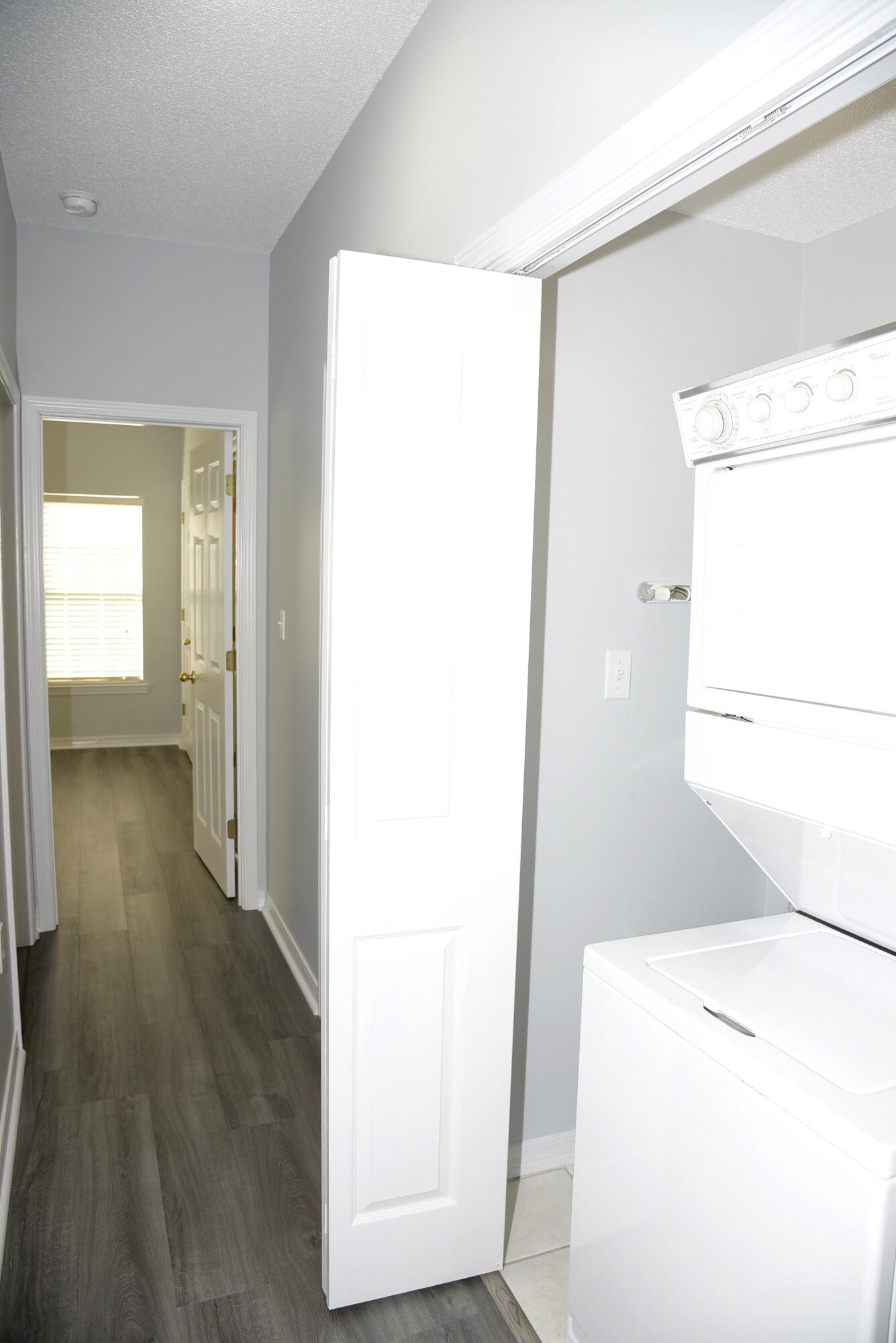 THE OAKS AT NICEVILLE PH II - Residential Lease