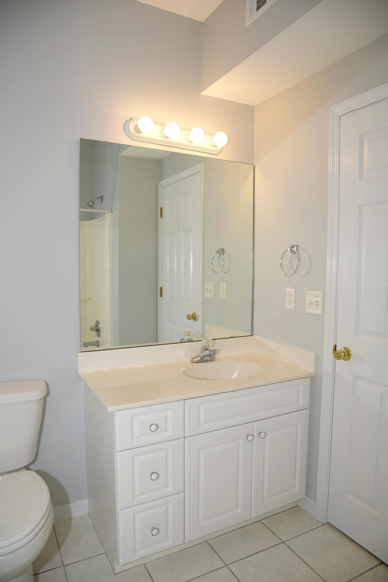 THE OAKS AT NICEVILLE PH II - Residential Lease