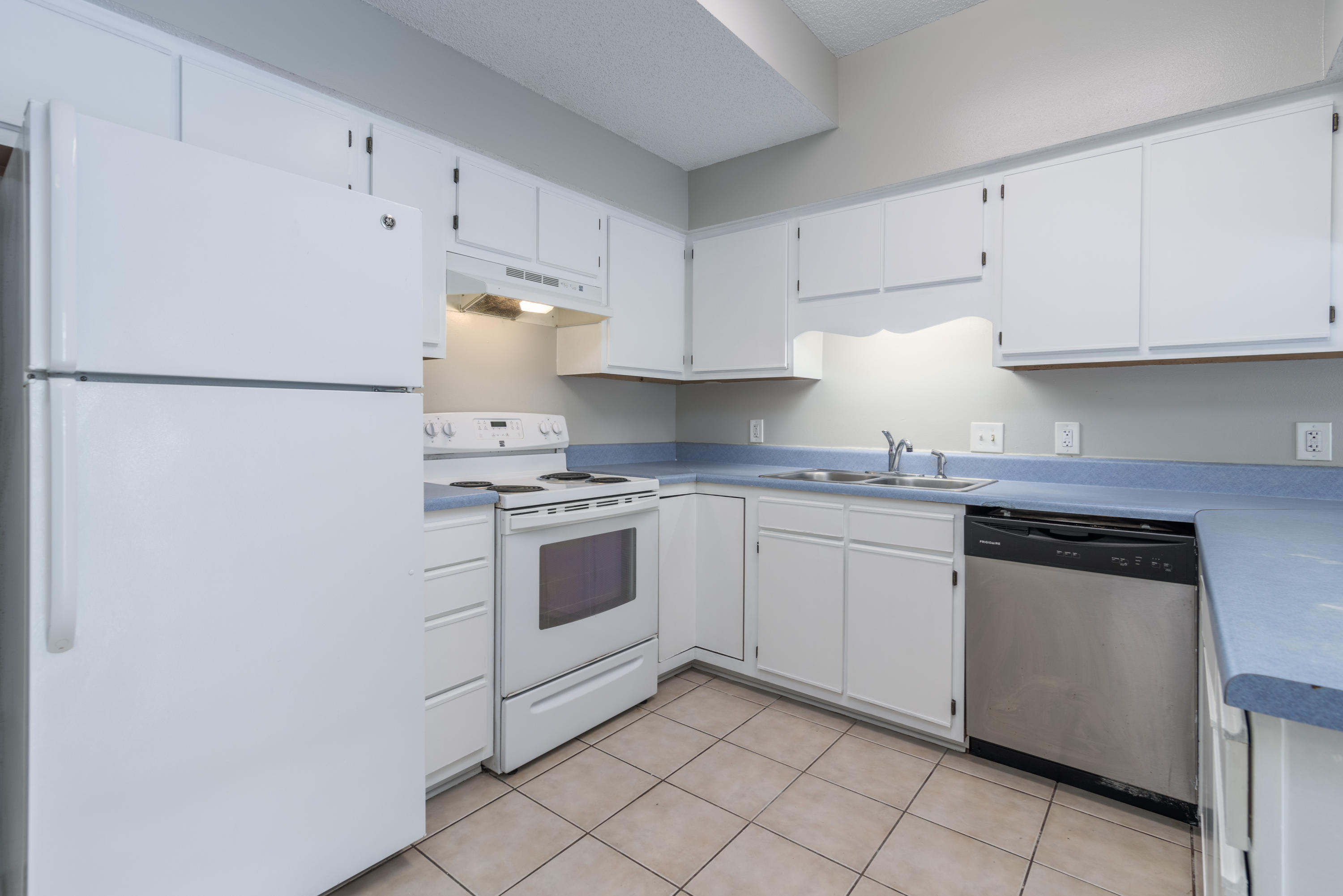 MICHAEL GLENN ESTATES - Residential