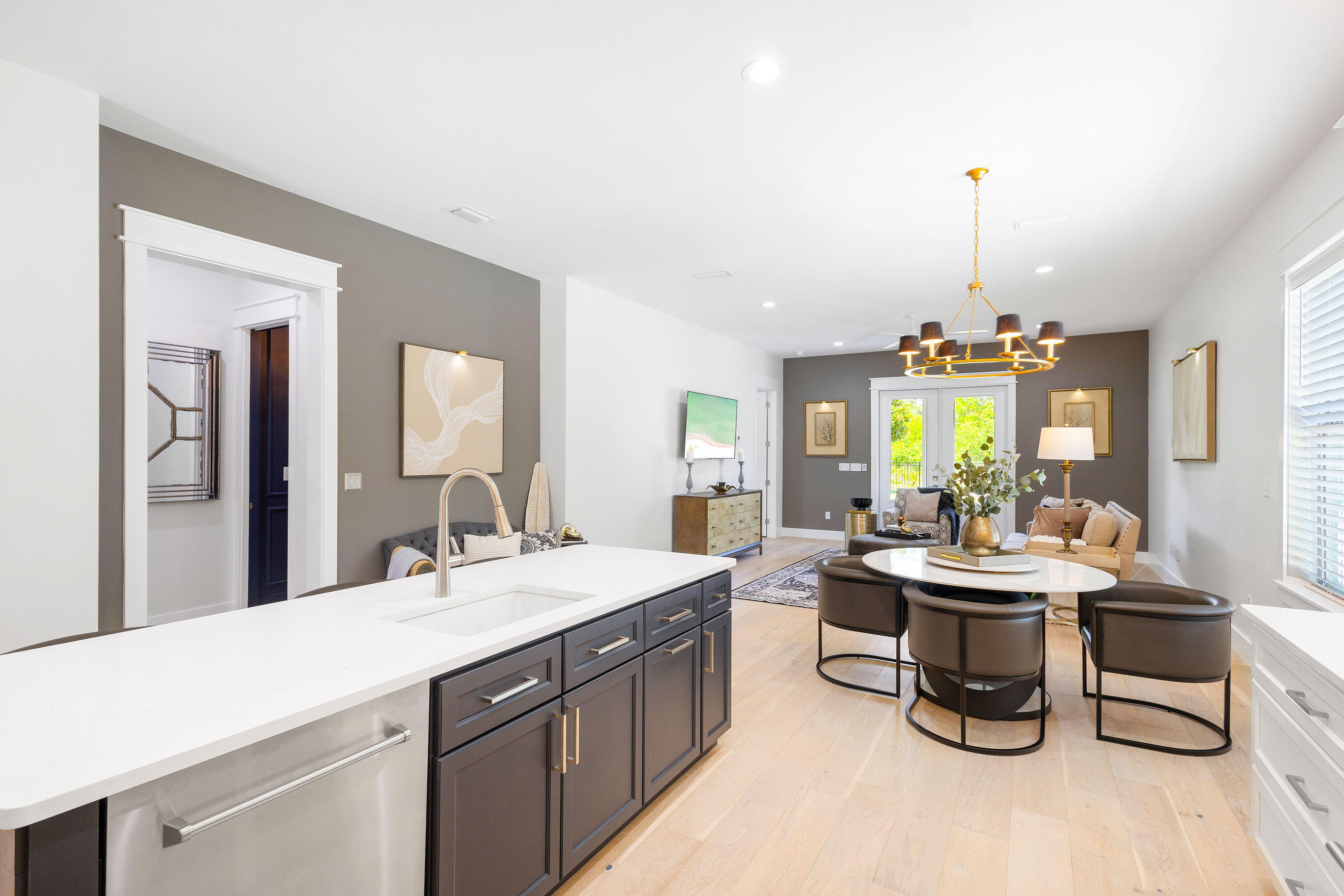 3913 Magnolia Bluff Lane