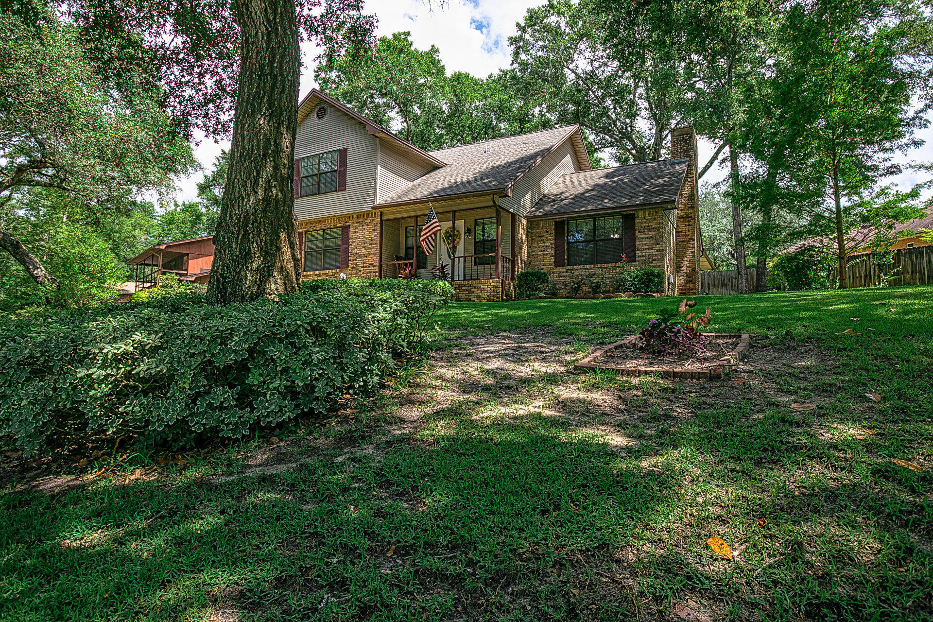 EDGEWATER VILLAGE - Residential