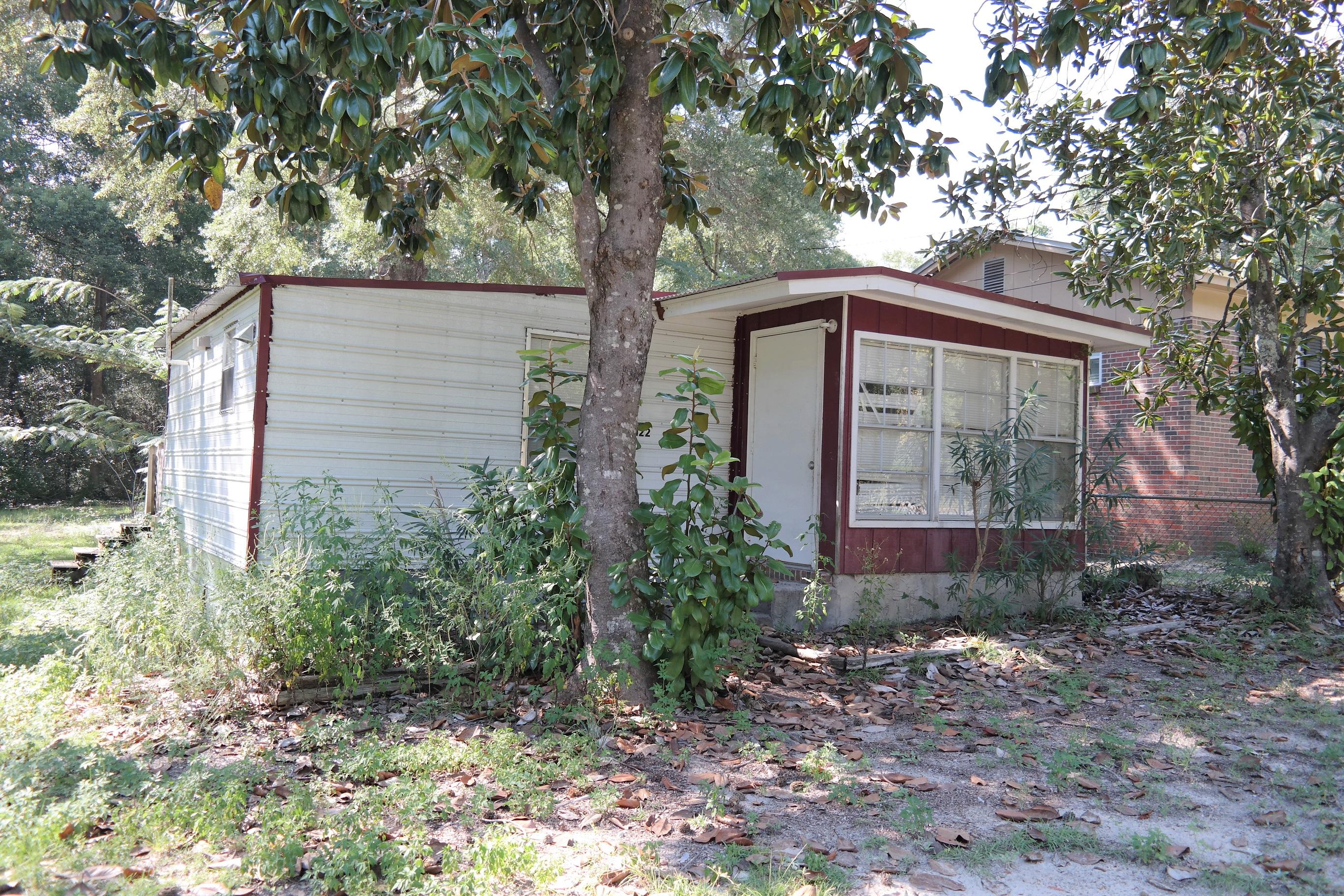 This home will need some work, but is conveniently located within City of Freeport and would make a great rental or vacation retreat. Located about 20 minutes from the beaches of Walton County.