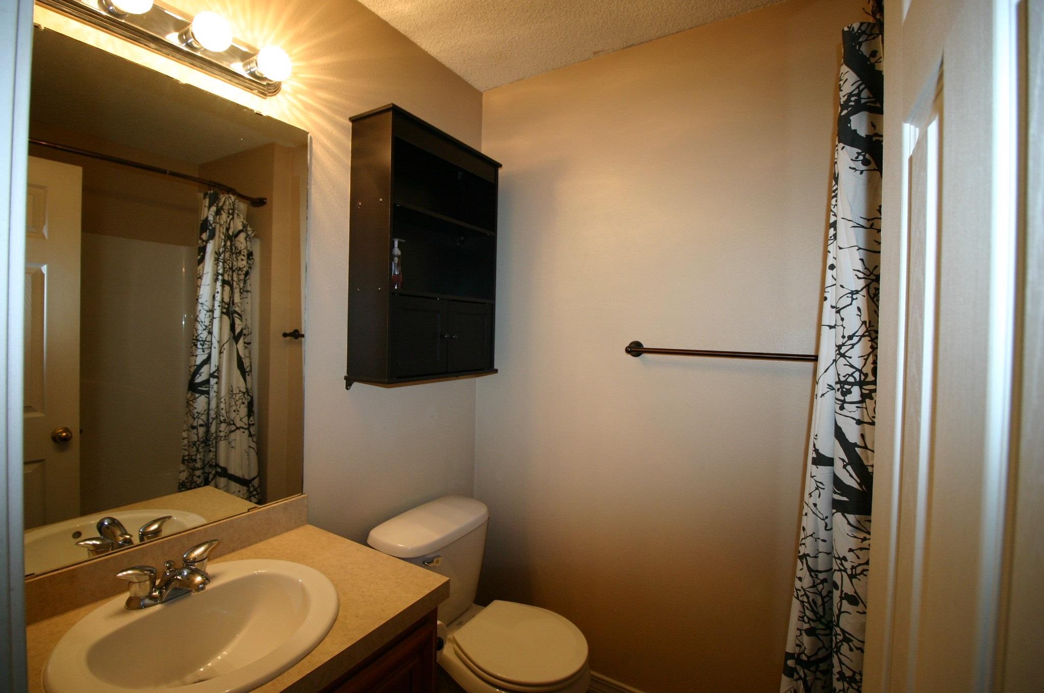 BROOKE ESTATES PH II - Residential Lease