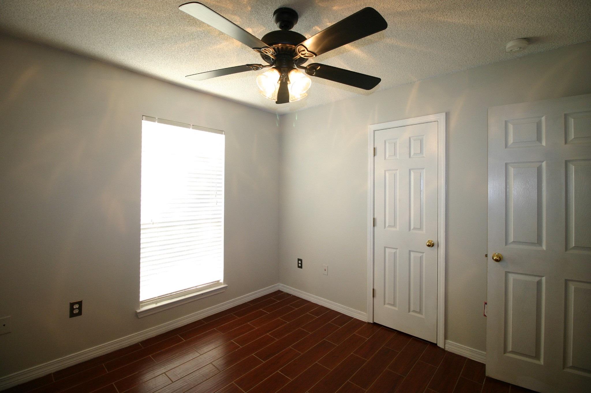 BROOKE ESTATES PH II - Residential Lease